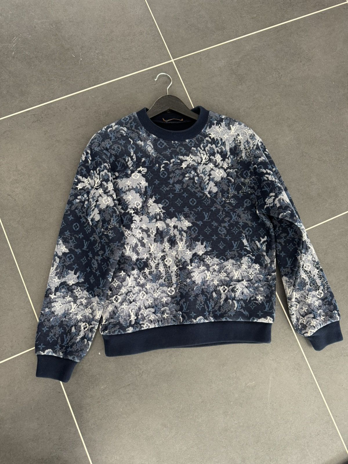 Louis Vuitton LOUIS VUITTON Tapestry Monogram Sweatshirt Cotton Navy Size US S / EU 44-46 / 1 - 1 Thumbnail