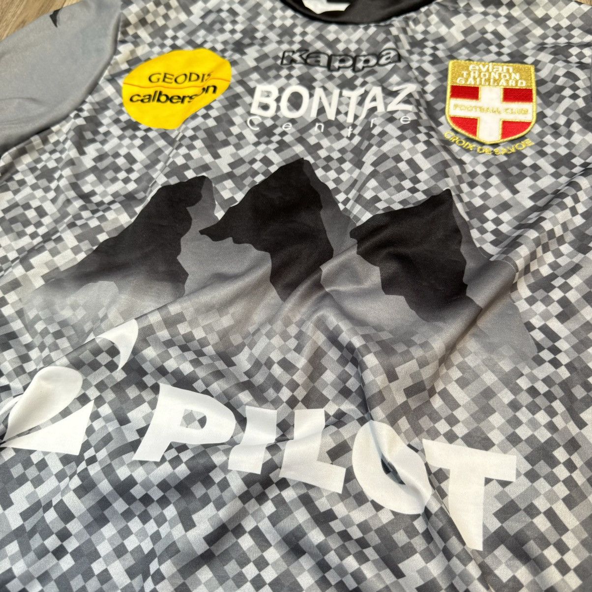 Kappa × Sports Specialties Évian Thonon Gaillard FC 13/14 goalkeeper shirt #16 Laquait Size US M / EU 48-50 / 2 - 5 Thumbnail