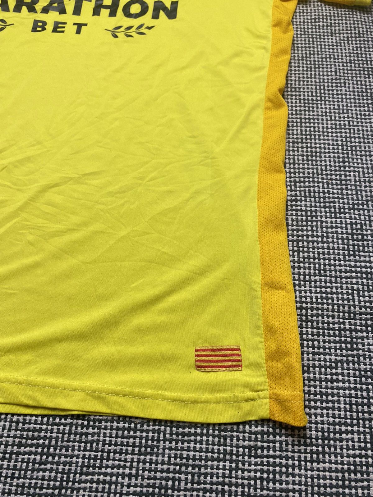 Umbro Girona umbro vintage rare Soccer Jersey Size US L / EU 52-54 / 3 - 3 Thumbnail
