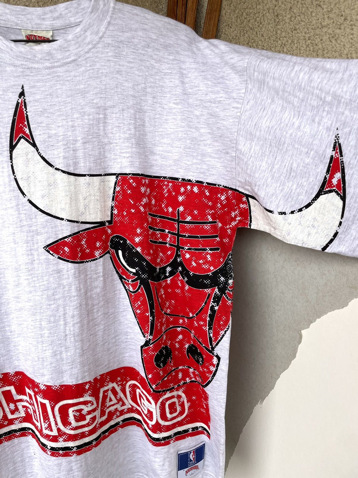 NBA Vintage 90s Chicago Bulls Nutmeg NBA Over Print T-Shirt Size US XL / EU 56 / 4 - 7 Thumbnail