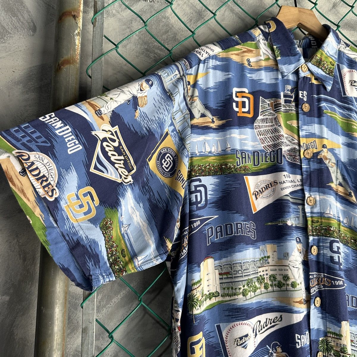 Reyn Spooner Reyn Sports San Diego Padres Mens Large MLB Baseball Size US L / EU 52-54 / 3 - 4 Thumbnail
