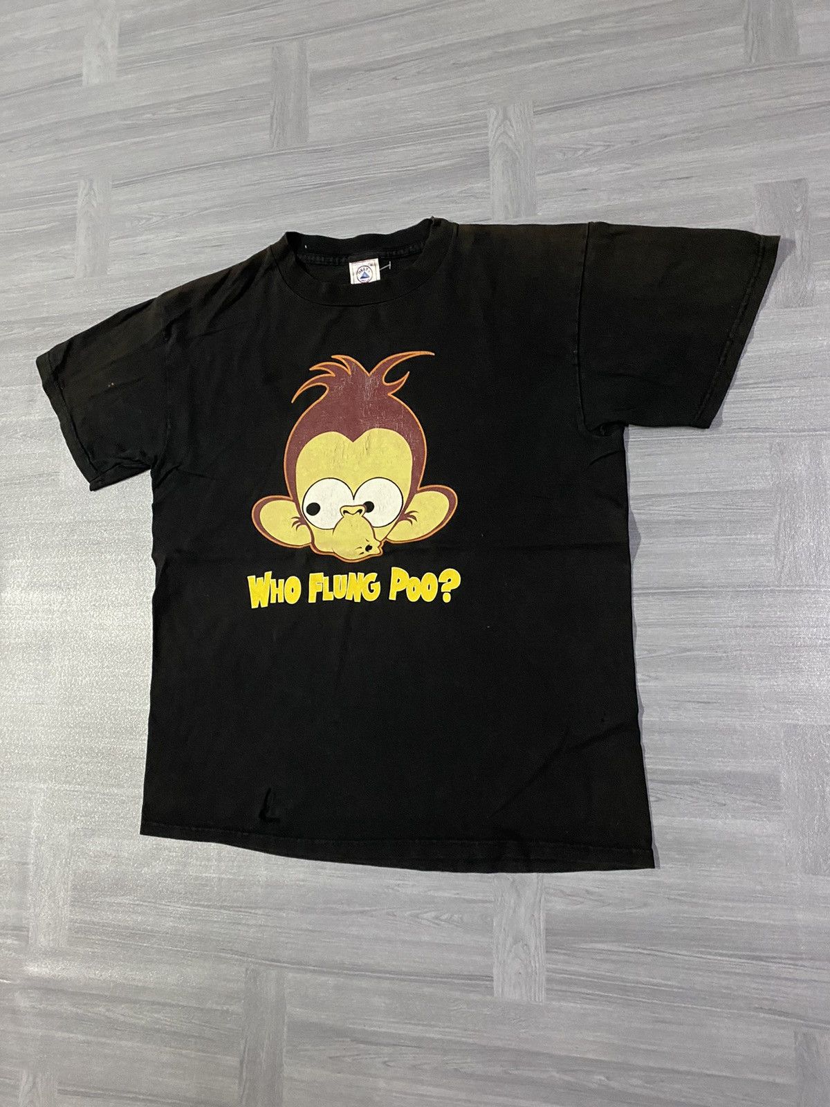Vintage Vintage 90s Monkey “Who Flung Poo?” T-Shirt Size US M / EU 48-50 / 2 - 2 Thumbnail