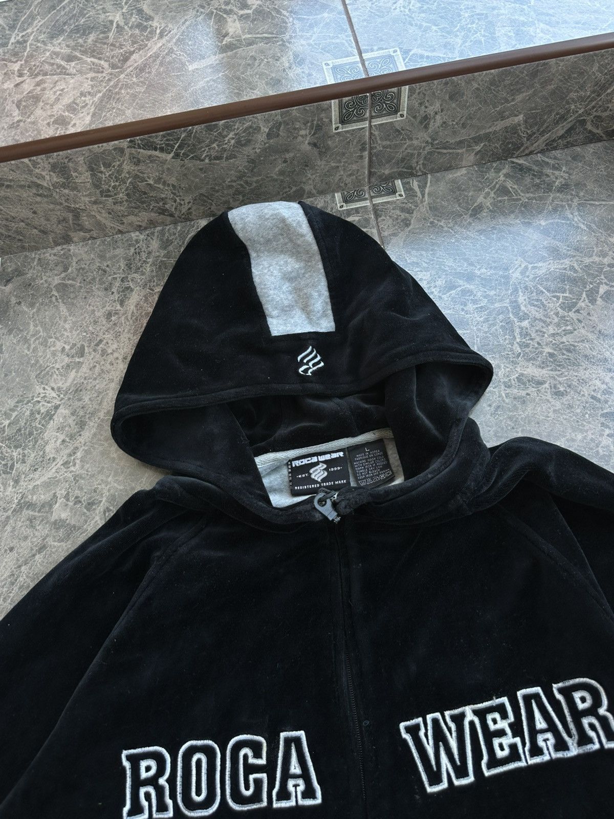 Rocawear Vintage Rocawear Velour Mens SK8 Streetwear Hoodie Sz L/XL Size US L / EU 52-54 / 3 - 7 Thumbnail