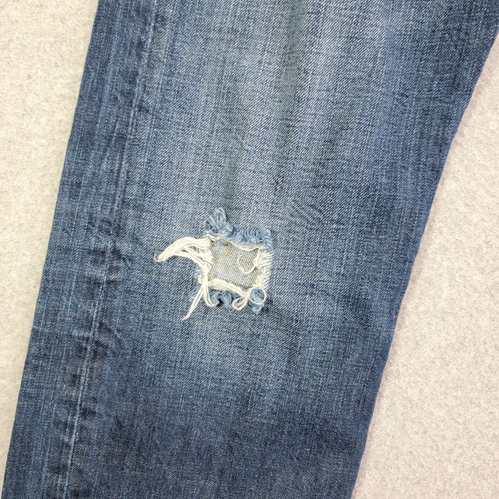 Levi's Levi's Jeans Mens 32x32 Blue 501 XX Denim Straight Medium Wash Distressed 5-Pocket USA Slim Regular Mens Size US 32 / EU 48 - 4 Thumbnail