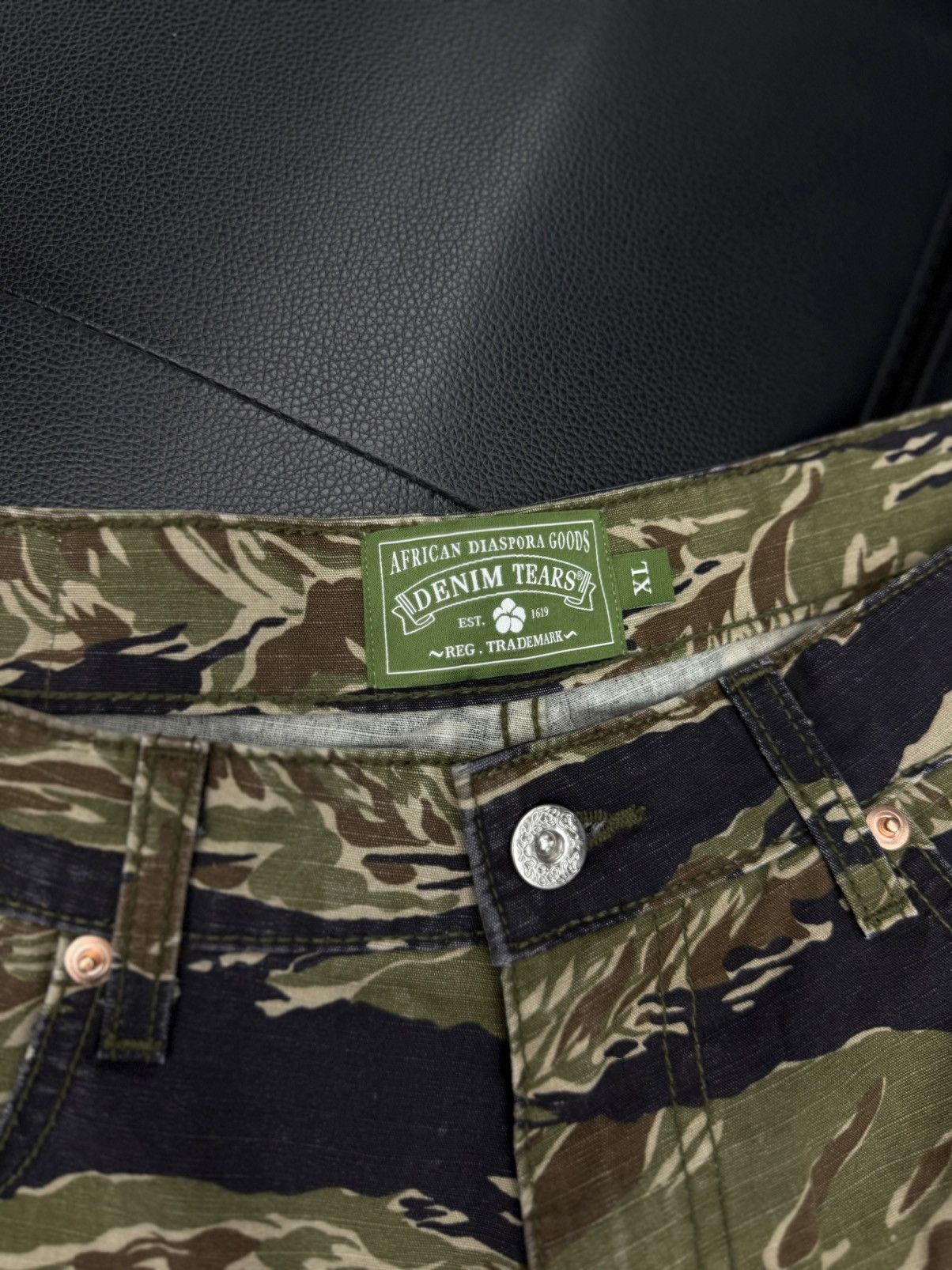 DENIM TEARS Denim Tears Cotton Wreath 2025 Shorts Size XL Camo (NEW) Size US 36 / EU 52 - 6 Thumbnail