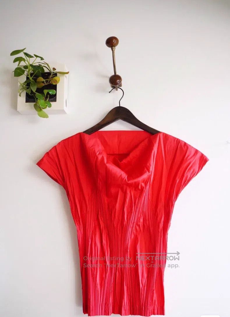 Issey Miyake Issey Miyake Red Short Sleeve Size M / US 6-8 / IT 42-44 - 1 Thumbnail