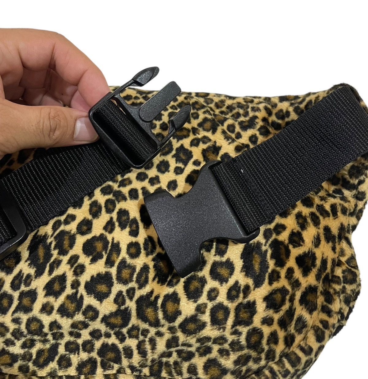 Japanese Brand Japanese Brand Leopard Crossbody Bag/ Pouch Bag Size ONE SIZE - 5 Thumbnail