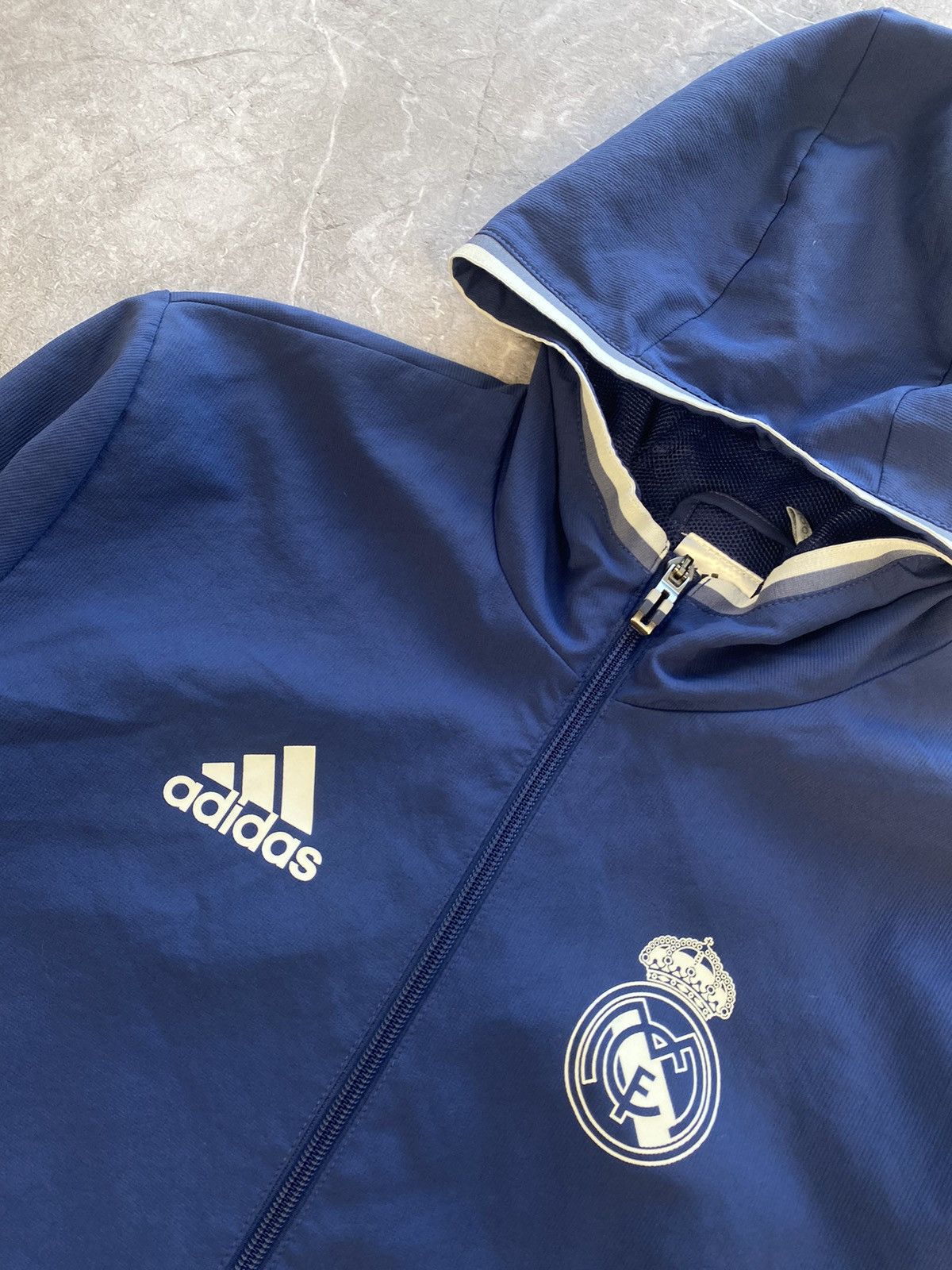 Adidas × Vintage Vintage 2016 Adidas Real Madrid Soccer Light Jacket Rare Size US S / EU 44-46 / 1 - 3 Thumbnail