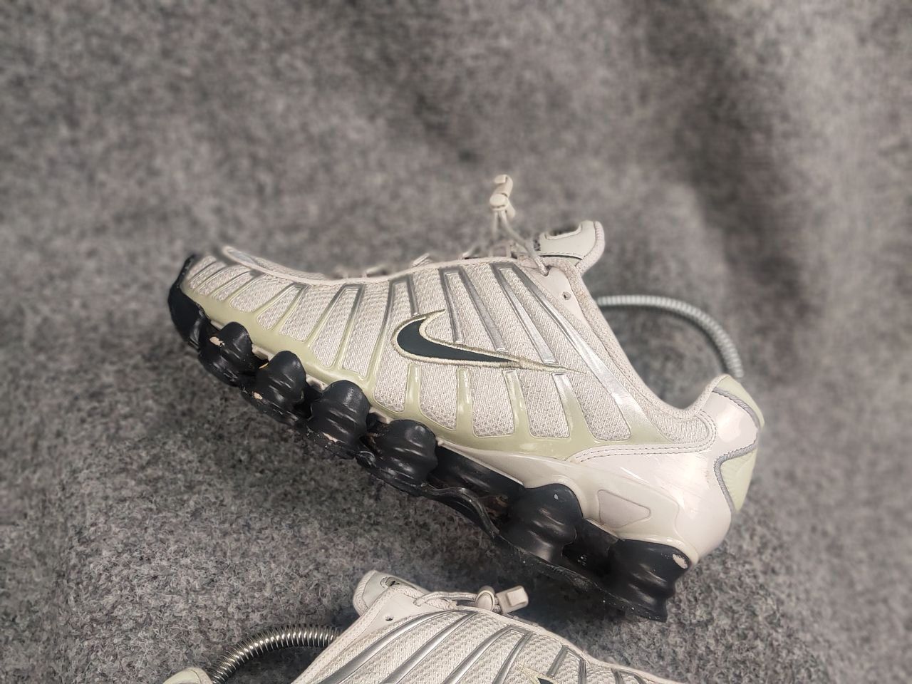 Nike Nike Shox TL Light Bone Off Noir-Olive Sneakers Vintage Y2K Size US 7.5 / IT 37.5 - 5 Thumbnail