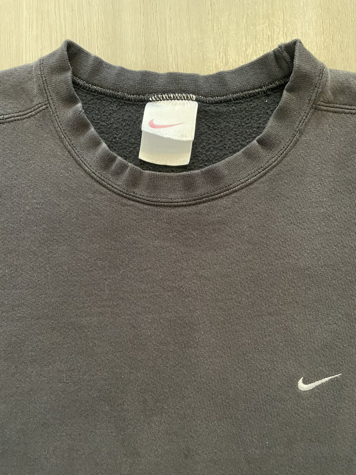 Nike Vintage 90s Nike Swoosh Embroidered Black Crewneck XL Size US XL / EU 56 / 4 - 4 Thumbnail