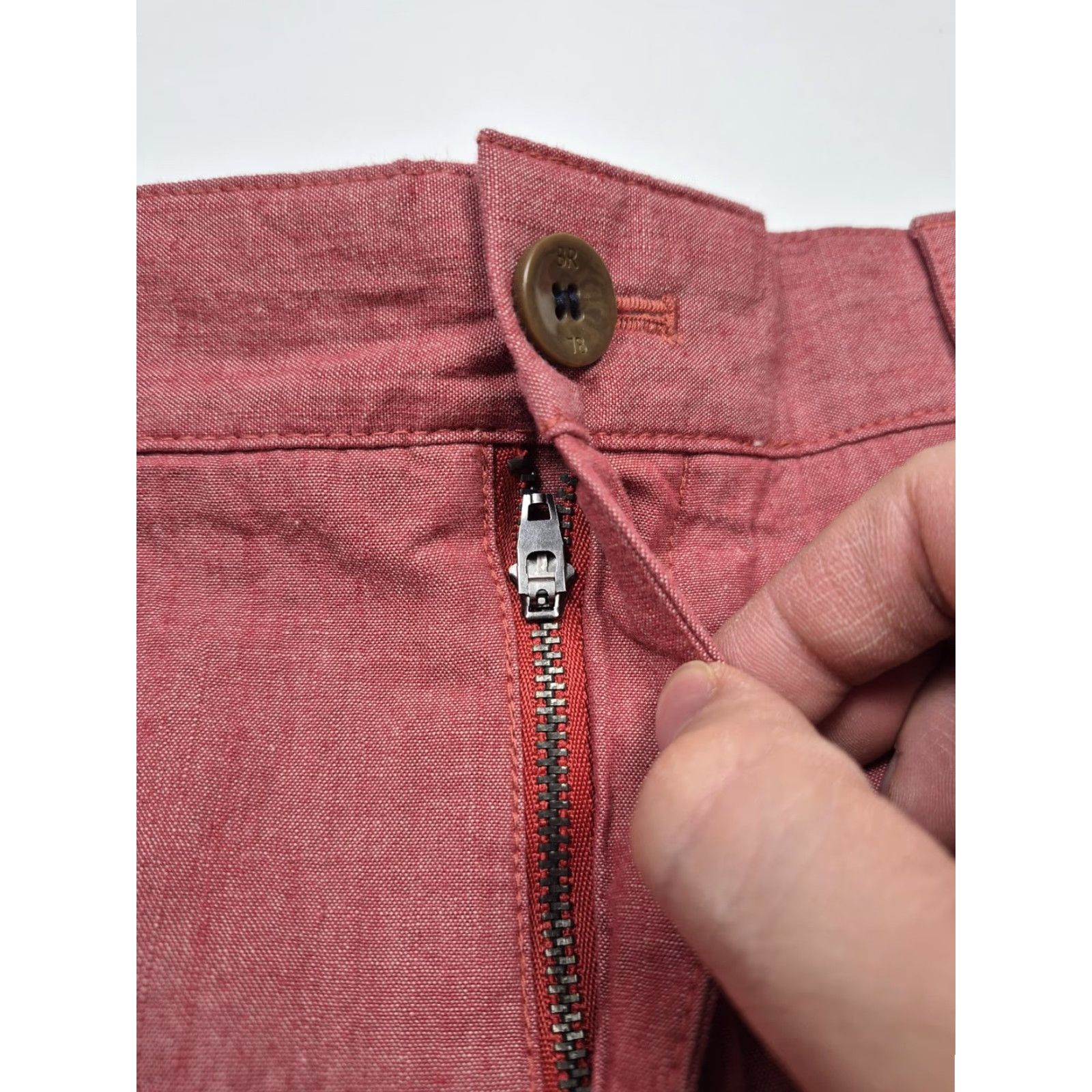 Banana Republic Banana Republic Shorts Mens 40 Red Cotton Chino 9" Inseam Flat Front Casual Size US 40 / EU 56 - 4 Thumbnail