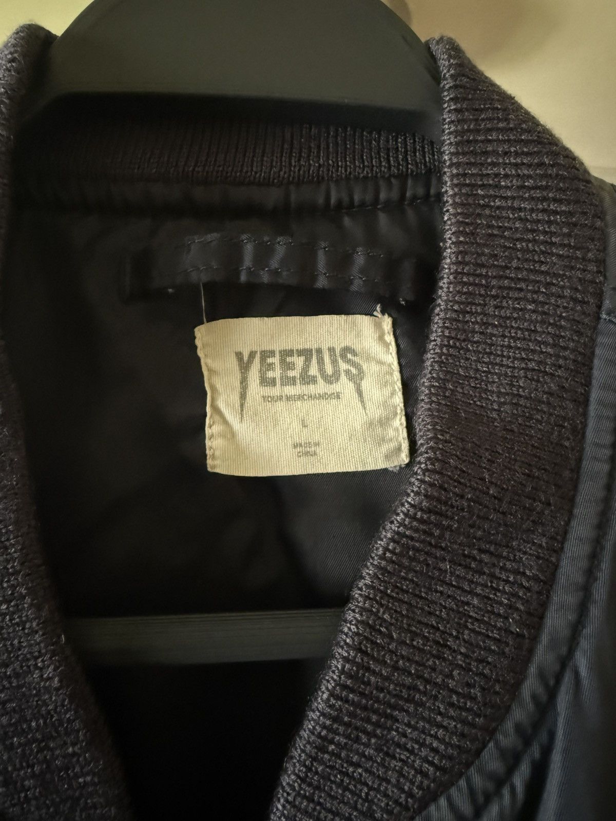 Yeezy VINTAGE YEEZUS TOUR CROSS BOMBER JACKET Size US L / EU 52-54 / 3 - 3 Thumbnail