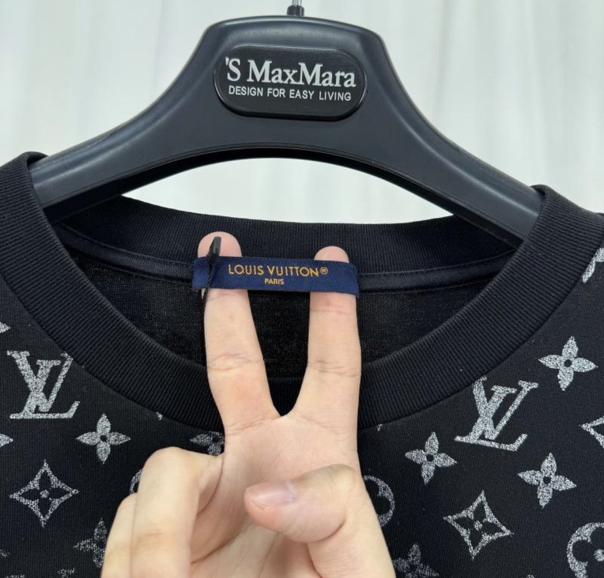 Louis Vuitton Louis Vuitton Gradient Tee Size US L / EU 52-54 / 3 - 3 Thumbnail