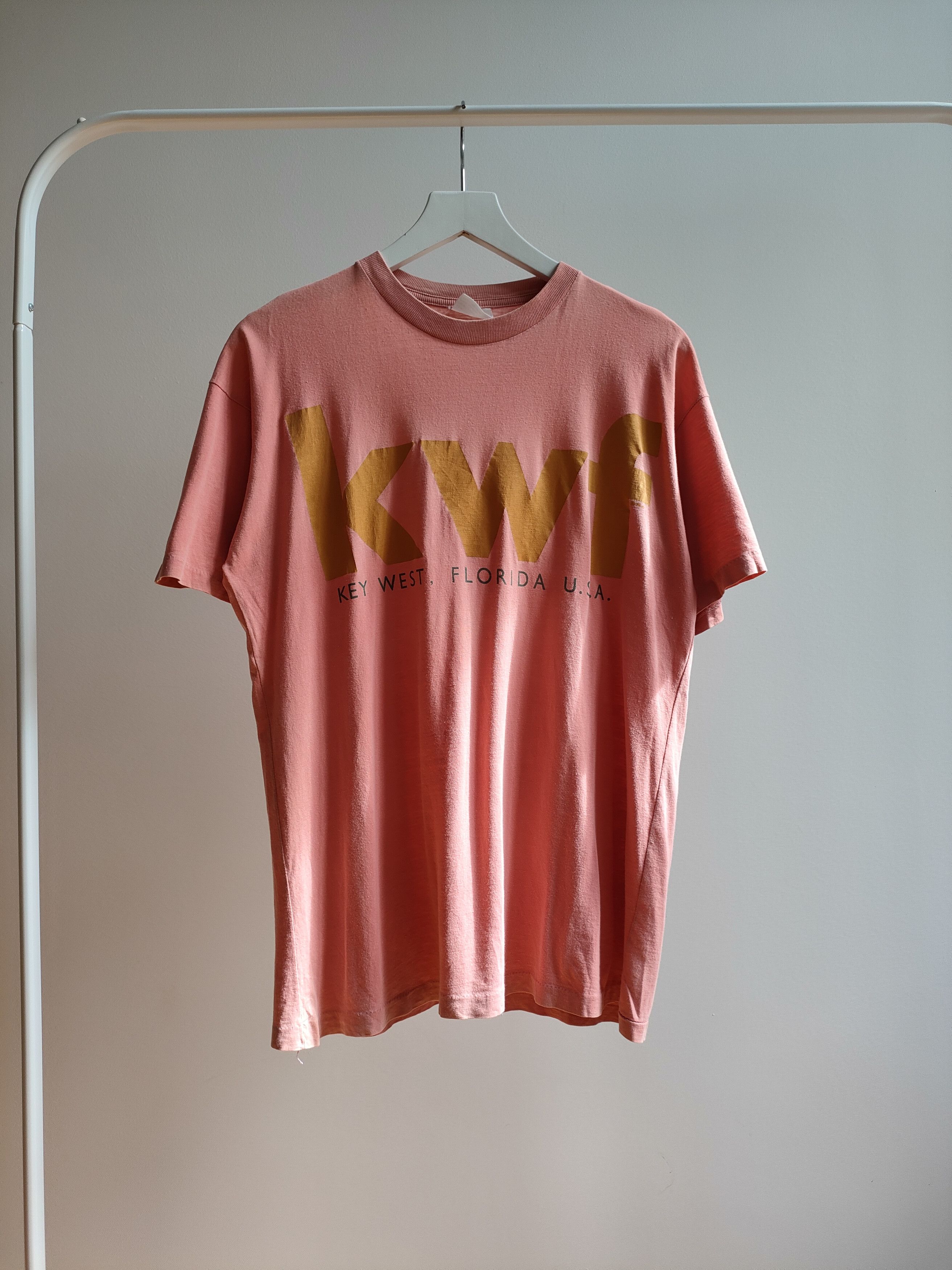 Vintage vtg 90s Key West, FL single stitch pink tee Size US M / EU 48-50 / 2 - 2 Thumbnail