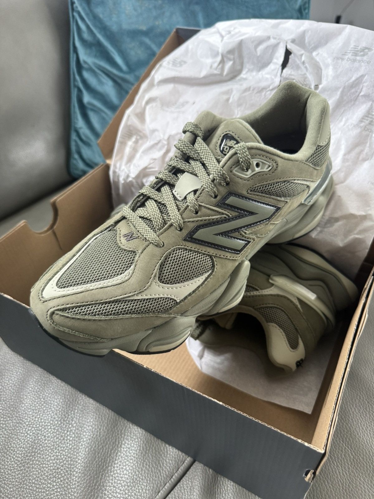 New Balance New Balance 9060 Size US 8 / EU 41 - 2 Thumbnail