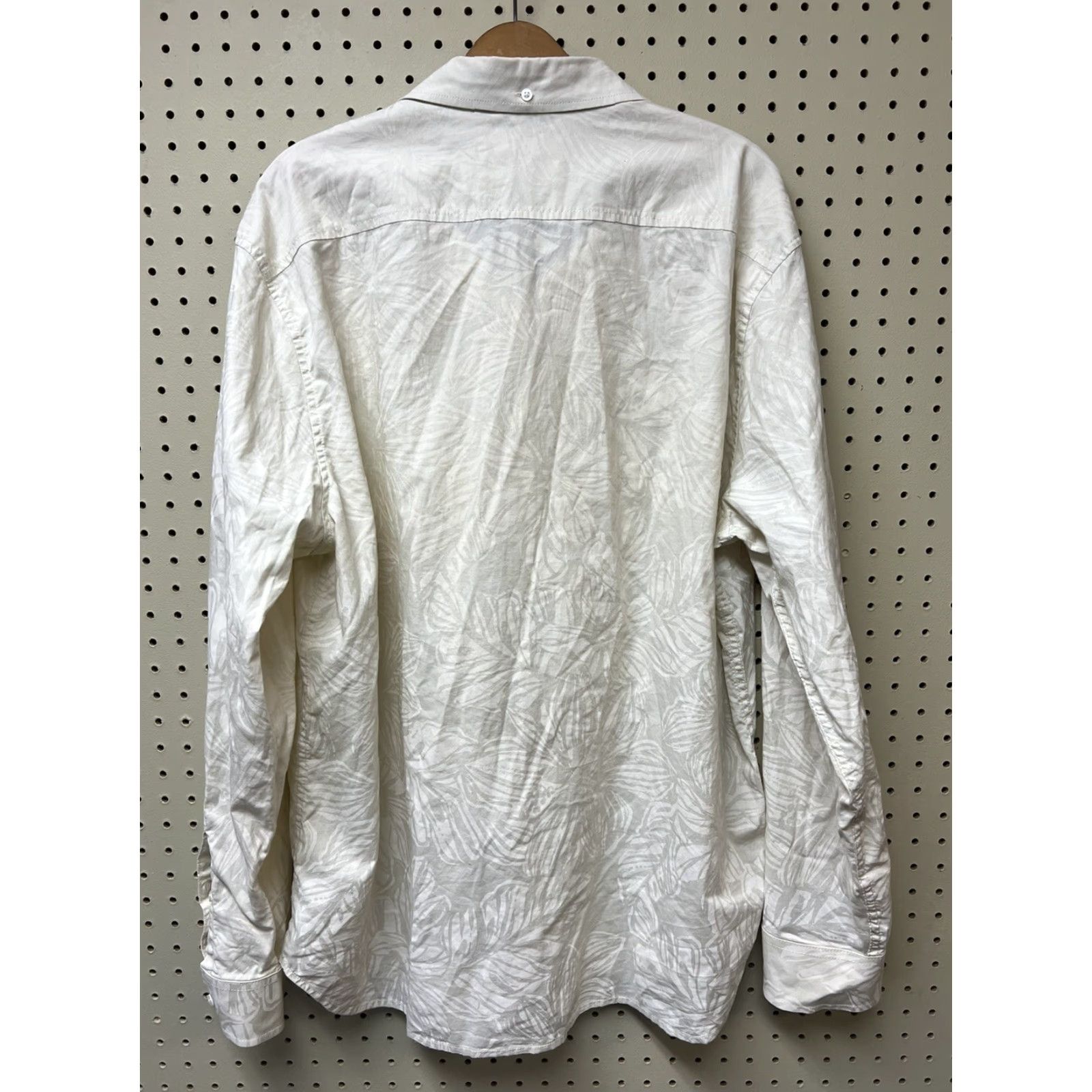 Chubbies Chubbies Mens 2XL Ivory Floral Hawaiian Long Sleeve Button-Down Shirt User: Chubbies Mens 2XL Ivory Floral Hawaiian Long Sleeve Button-Down Shirt Size US XXL / EU 58 / 5 - 2 Thumbnail