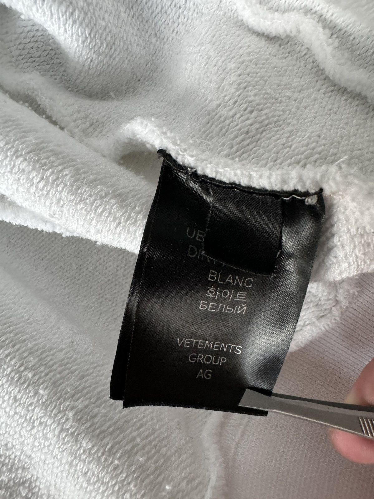 Vetements VETEMENTS Men White Cut Up Destroyed Hoodie Size M Oversized Size US M / EU 48-50 / 2 - 9 Thumbnail