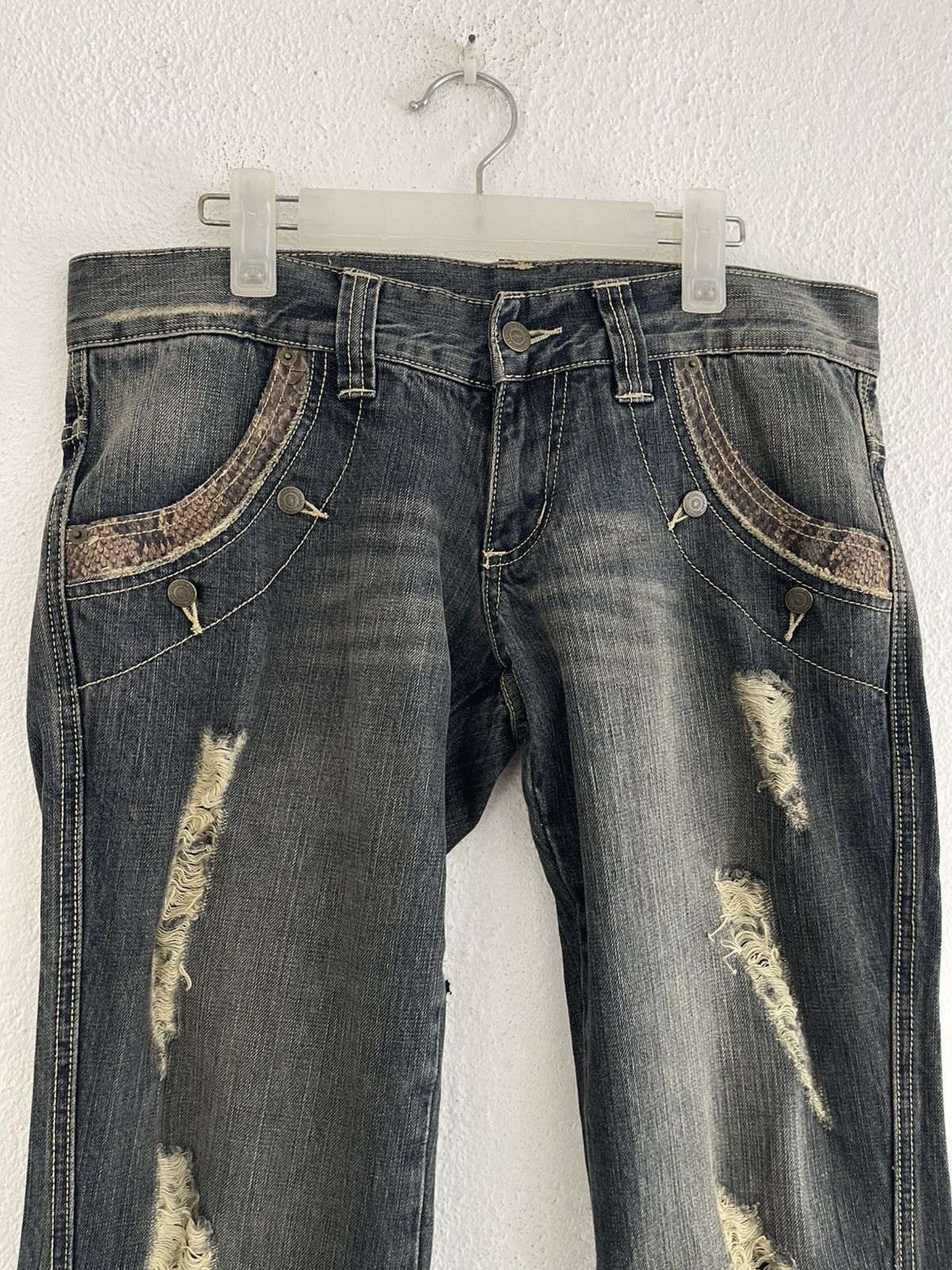 Tornado Mart Tornado Mart Python Detailed Distressed Flared Jeans Size US 35 - 5 Thumbnail