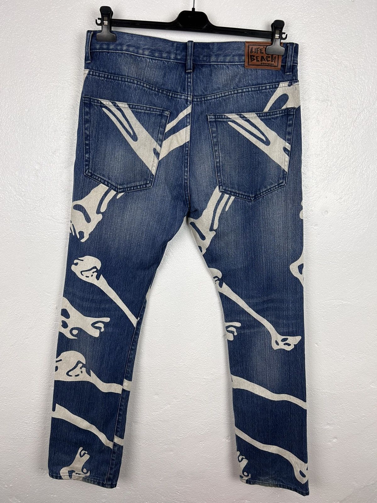 Life's a Beach Life's A Beach Allover Bones Print Denim Jeans Surfing Size US 34 / EU 50 - 6 Thumbnail