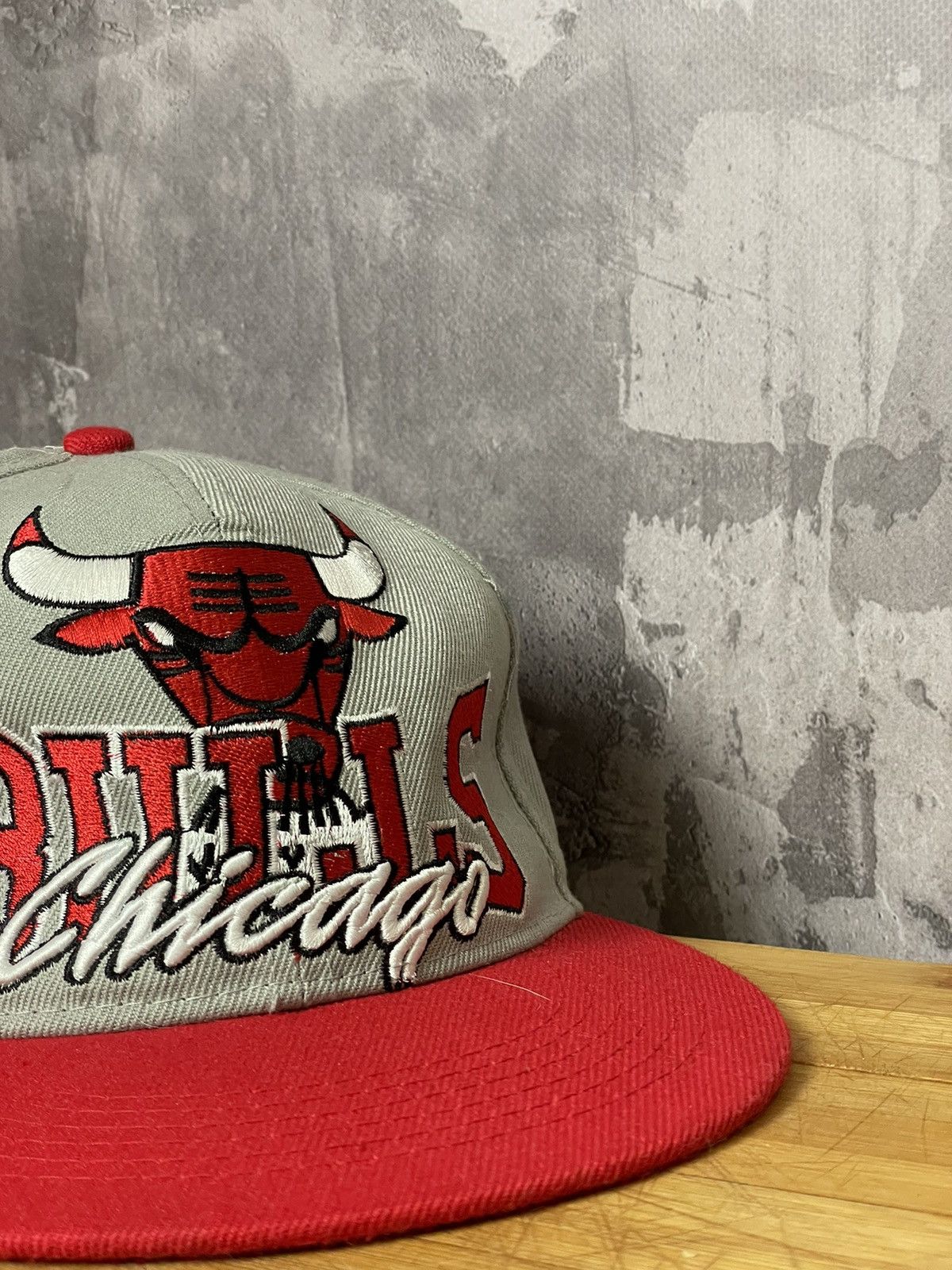 NBA Vintage NBA Chicago Bulls Spellout Snapback Hat Size ONE SIZE - 3 Thumbnail