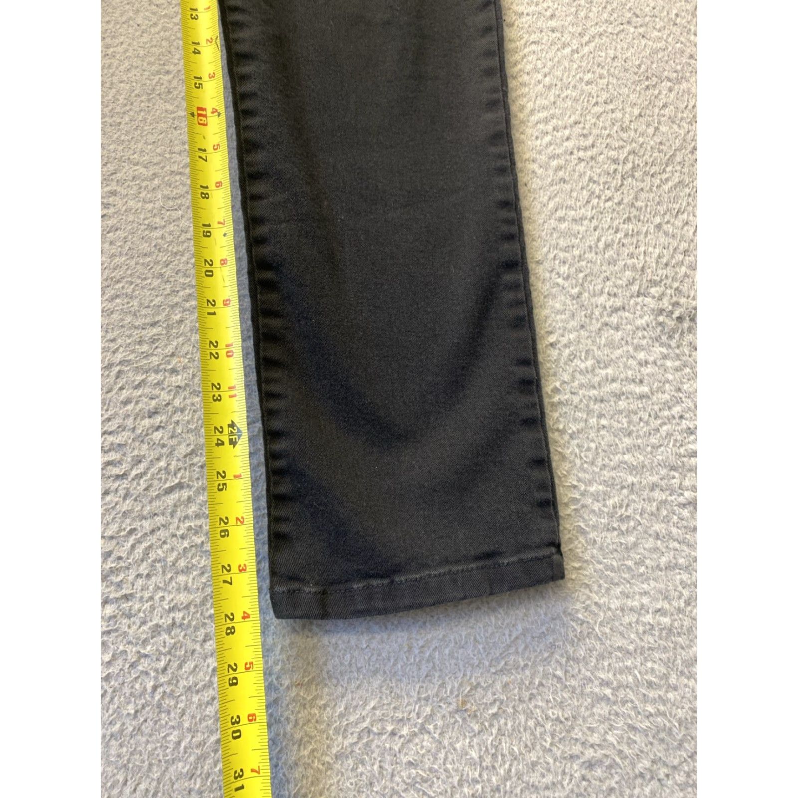 Gloria Vanderbilt Gloria Vanderbilt Jeans Ladies' 8 Amanda Denim Black Women Denim Jeans 28 Inseam 31 Waist Regular Size Type: Regular Womens Size 30" / US 8 / IT 44 - 7 Thumbnail