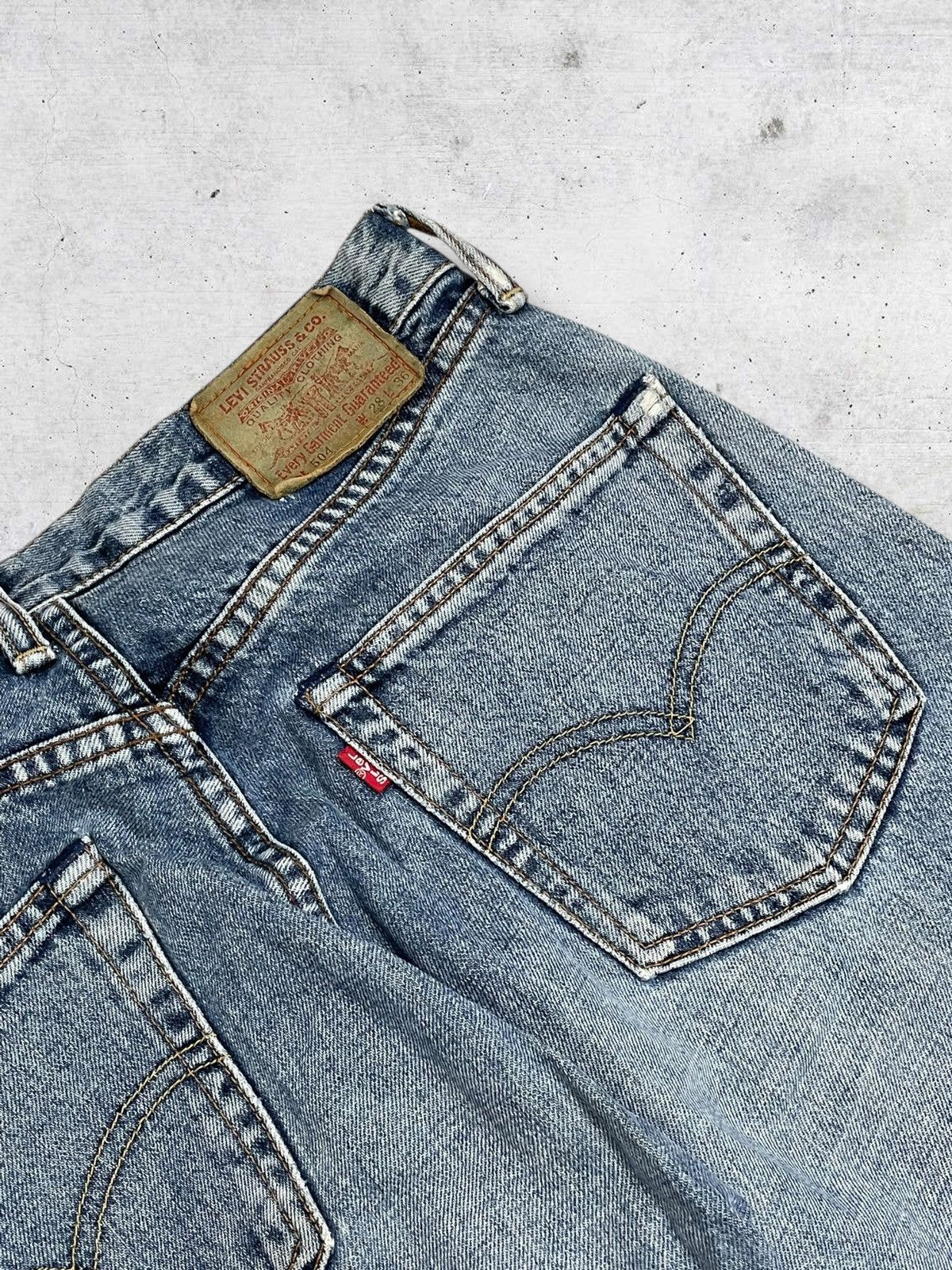 Levi's Vintage Clothing VINTAGE 504 LEVIS USA DESIGNER 90S REGULAR BLUEWASHED DENIM Size US 26 / EU 42 - 15 Thumbnail