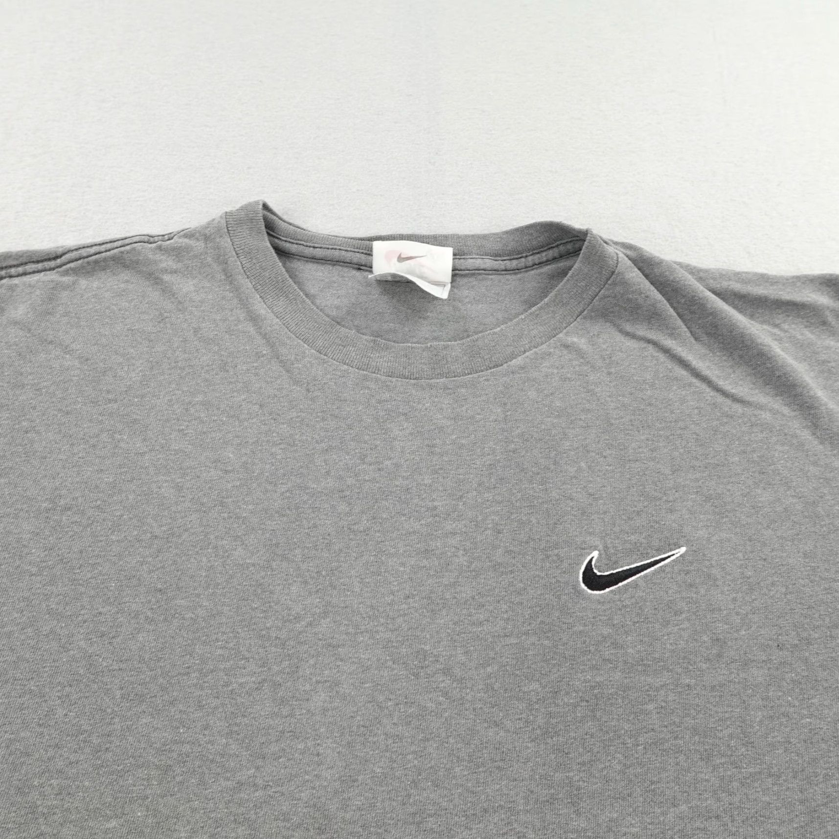 Nike VINTAGE Nike T-Shirt Mens XL Short Sleeve Crewneck Gray 90s Sports Distressed Made in Mexico Size US XL / EU 56 / 4 - 2 Thumbnail