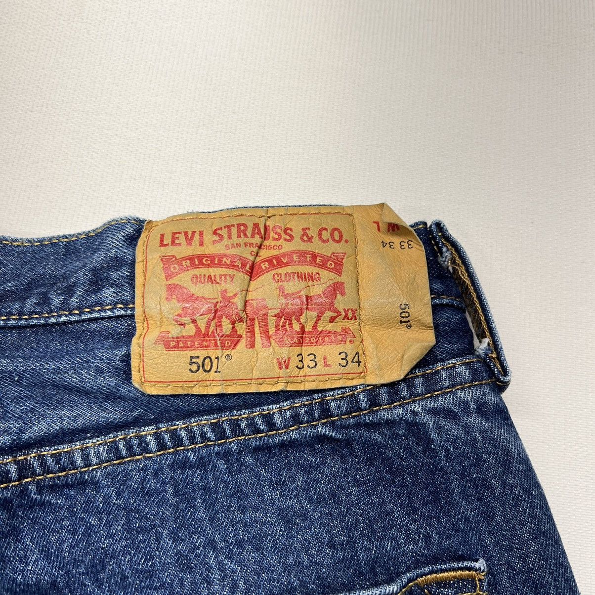 Levi's Levis Jeans Blue 501 Straight Original Denim Button Fly Size US 33 - 11 Thumbnail