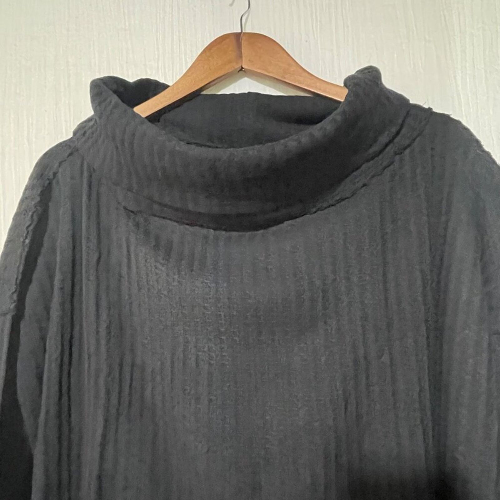 Free People Free People Shirt Women's XS NWT Cowl Neck Black Thermal Size XS / US 0-2 / IT 36-38 - 3 Thumbnail