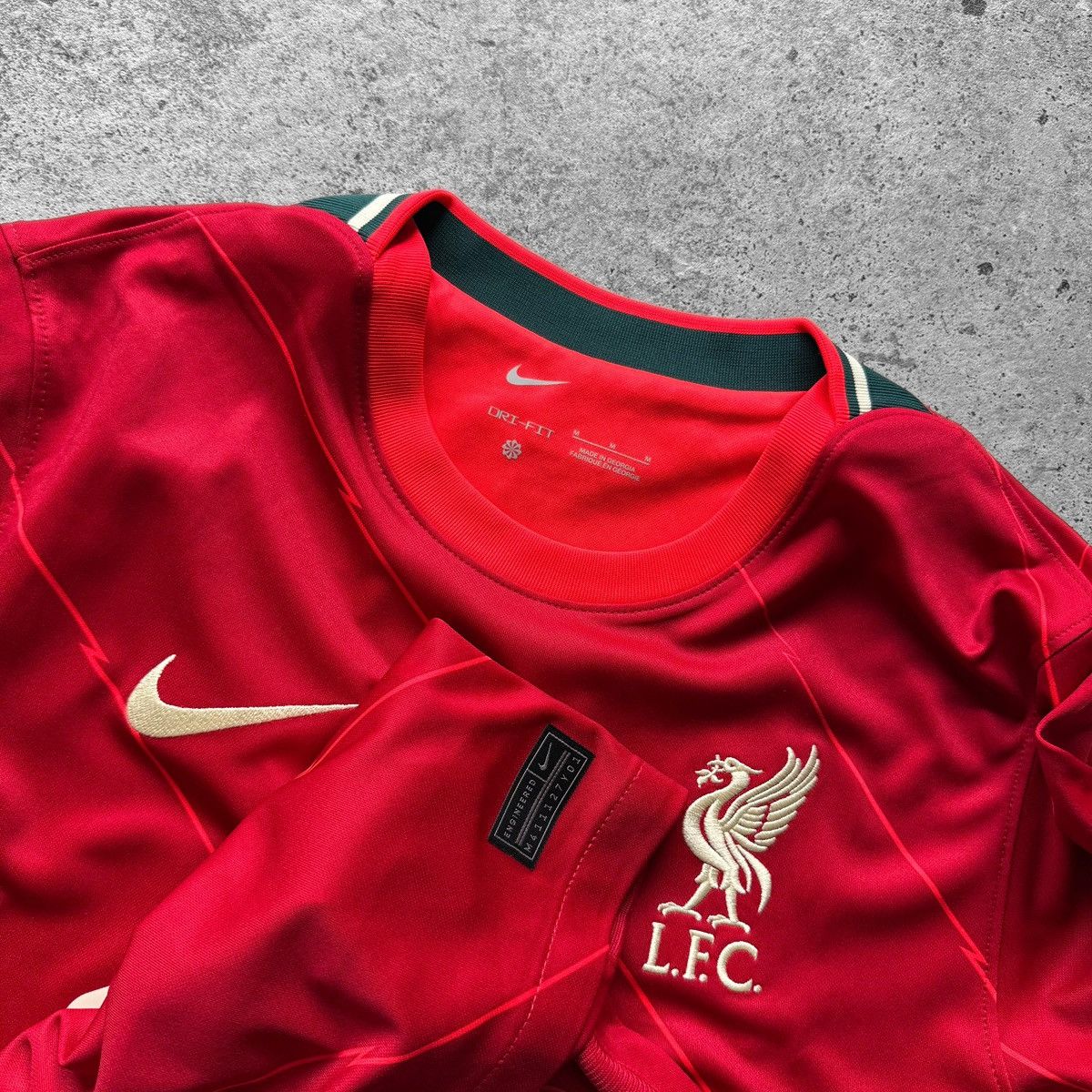 Nike Nike x FC Liverpool Authentic 2021/22 Soccer Jersey Shirt Size US M / EU 48-50 / 2 - 5 Thumbnail