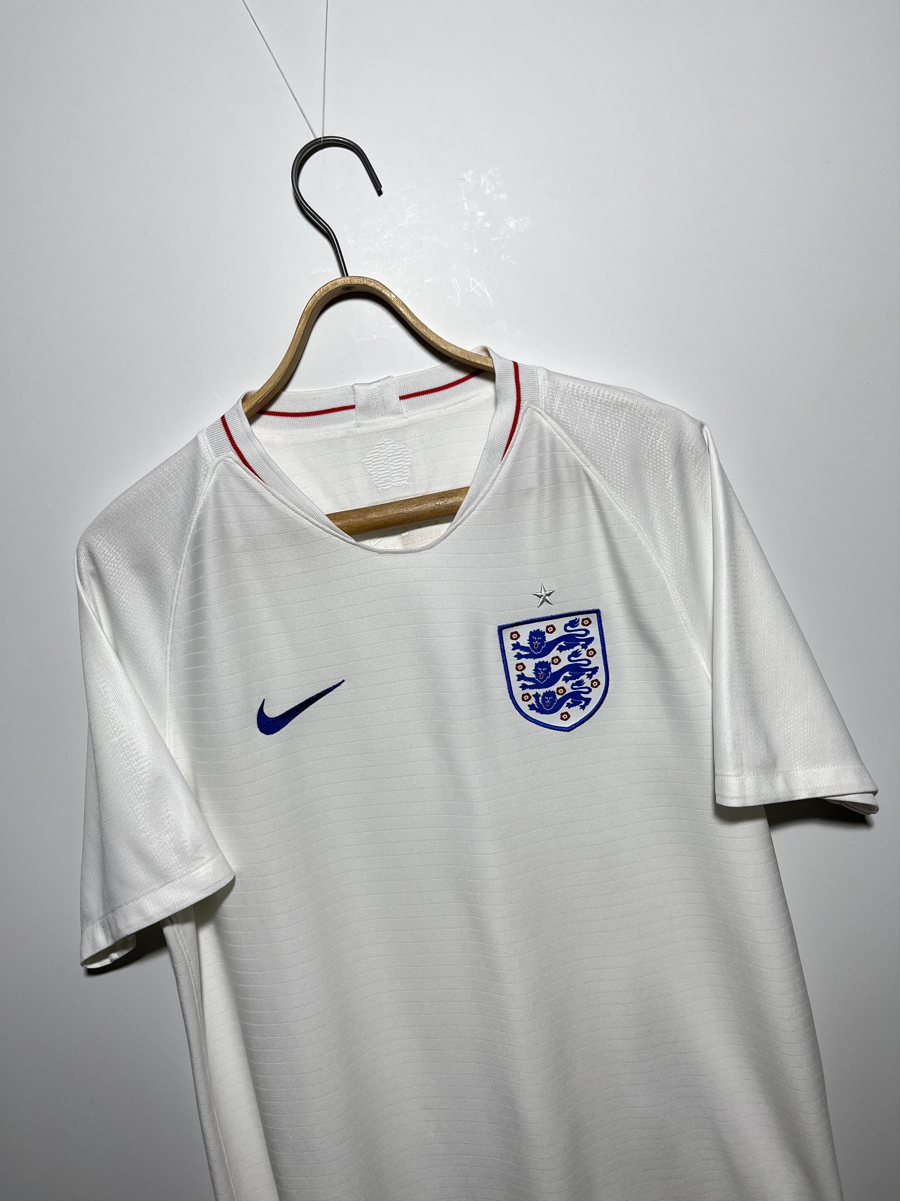 Nike Nike England National Team 2018-2019 Home Football Jersey Size US L / EU 52-54 / 3 - 3 Thumbnail