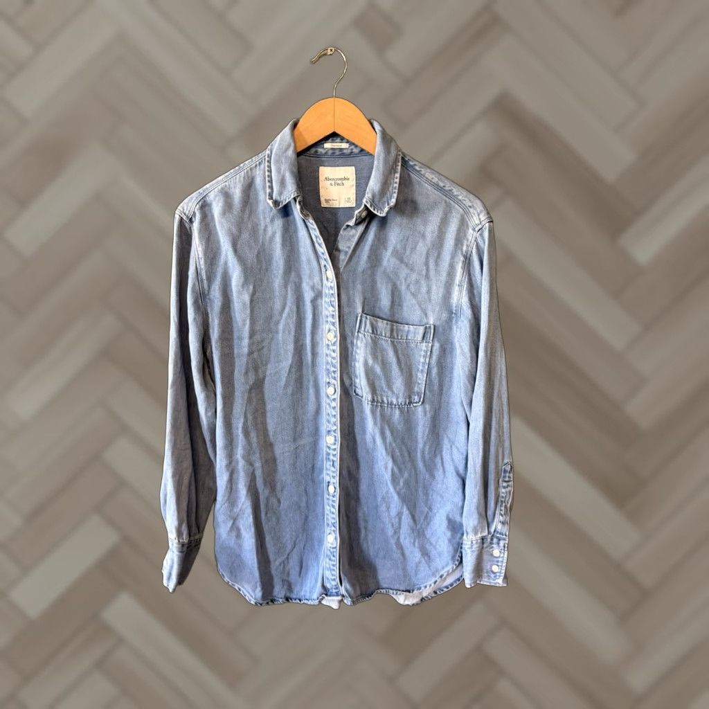 Abercrombie & Fitch Abercrombie & Fitch Womens Blue Denim Long Sleeve Oversized Button-Up Shirt XS Size XS / US 0-2 / IT 36-38 - 1 Thumbnail