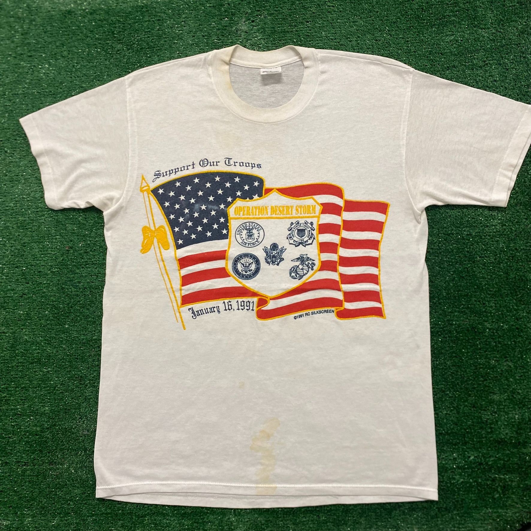 Vintage Desert Storm Tee Vintage 90s Army Military USA Shirt Size US L / EU 52-54 / 3 - 1 Thumbnail