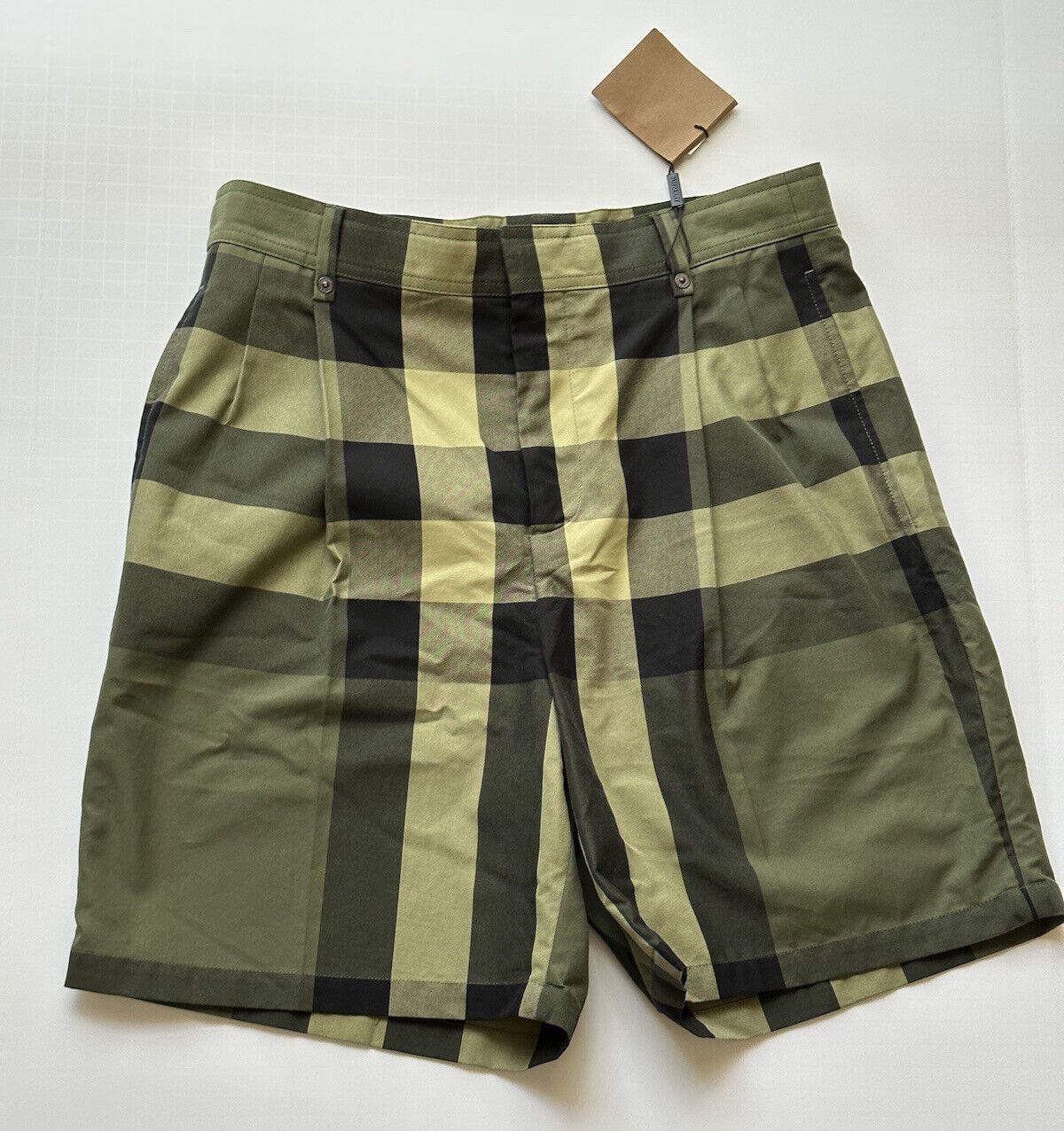 o1bs11s0923 Short in Military Green