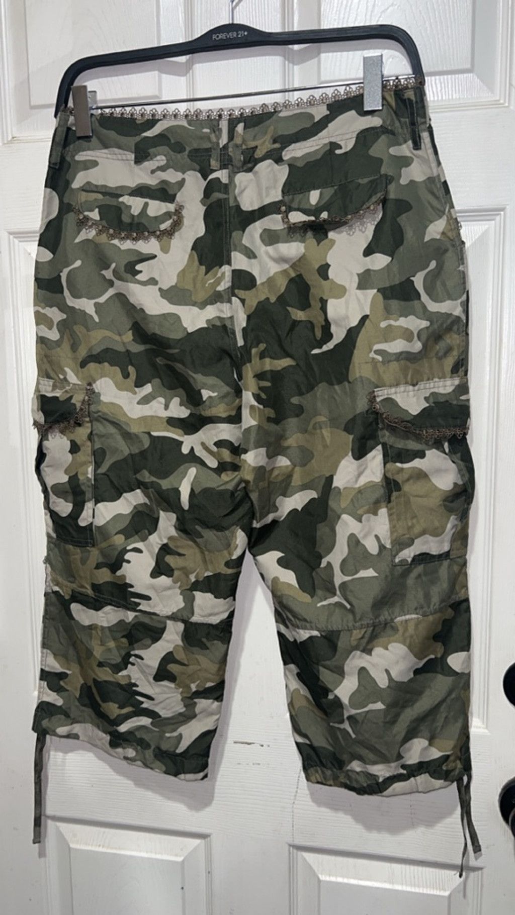 Cartoon Network Women's Cato Camo Cargo Shorts L Green Beige Size 33" - 3 Thumbnail