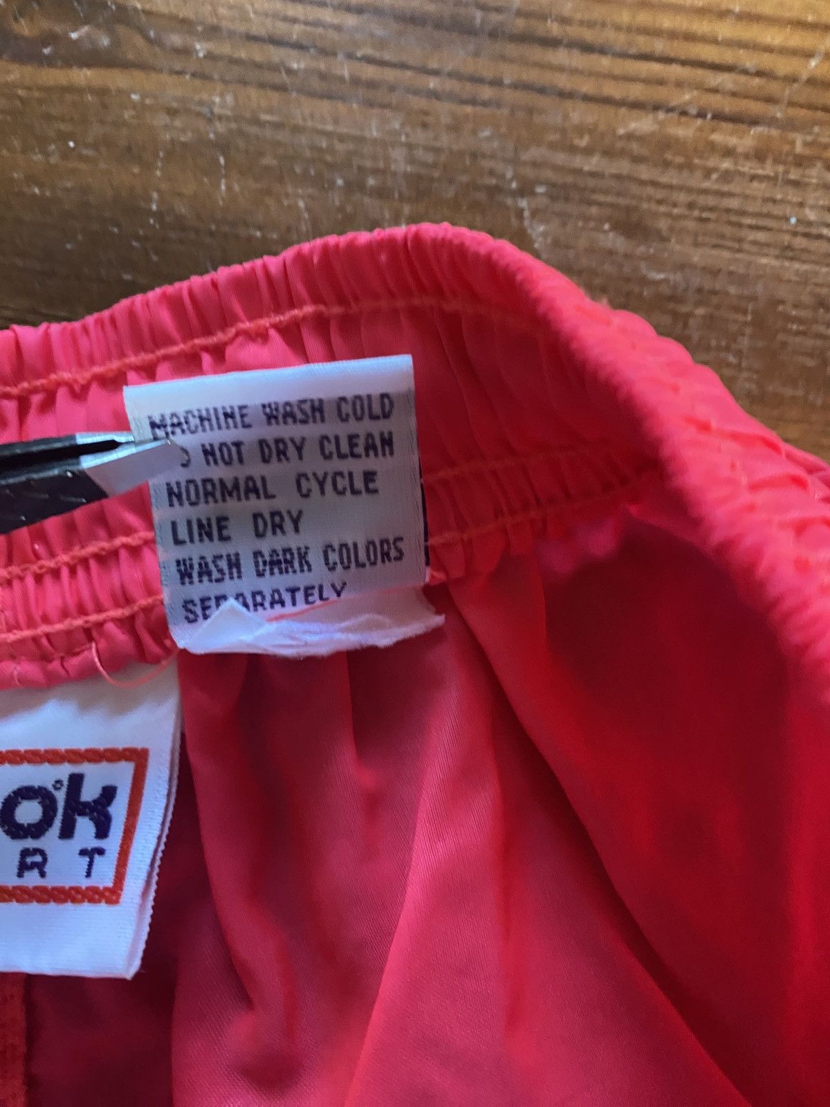 Reebok Vintage 80’s Reebok Hot Pink Nylon Running Short Shorts Size US 32 / EU 48 - 14 Thumbnail