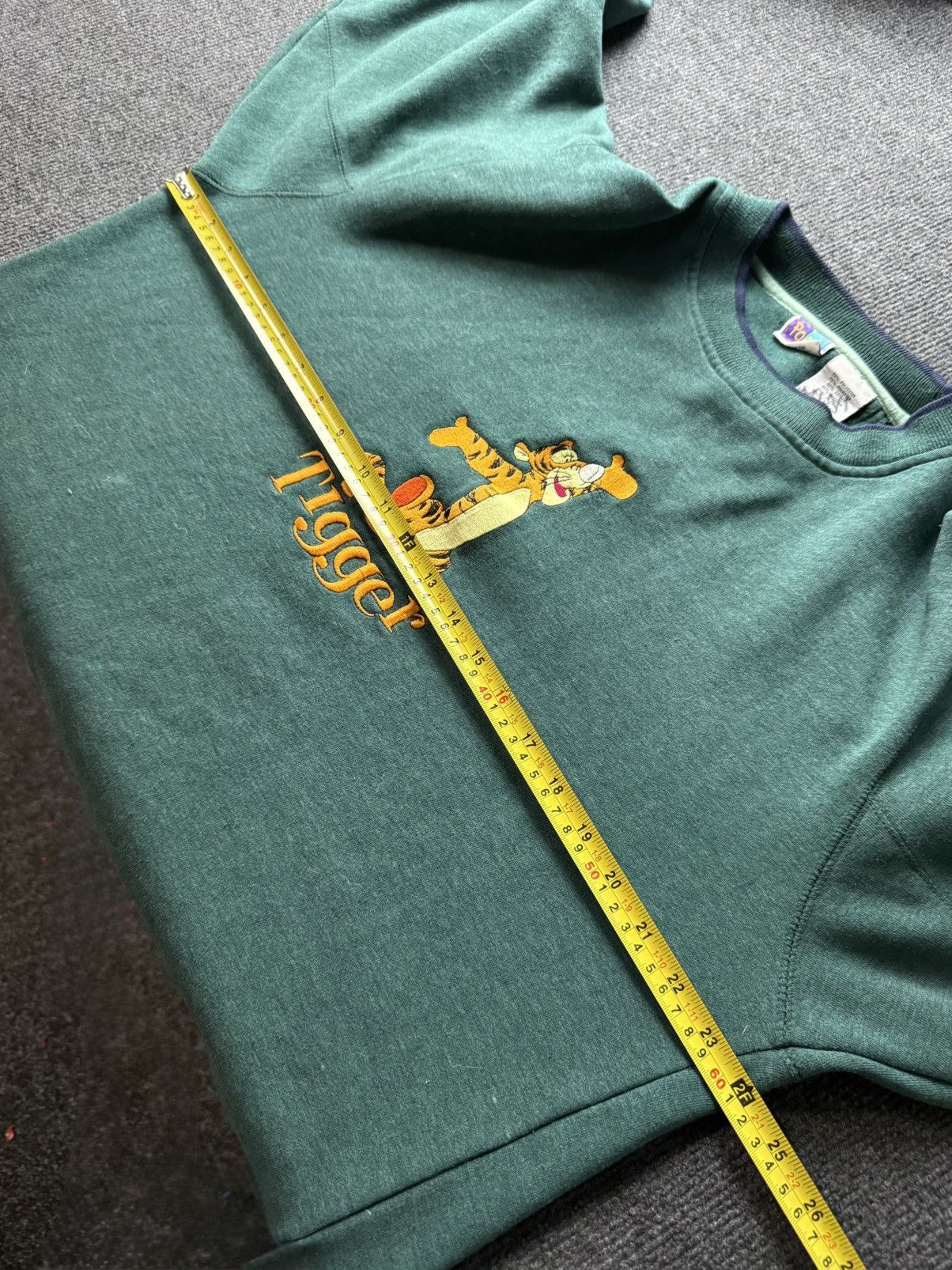 Disney 90s Vintage Disney Tigger Pooh Embroidered Sweatshirt L Size US L / EU 52-54 / 3 - 21 Thumbnail