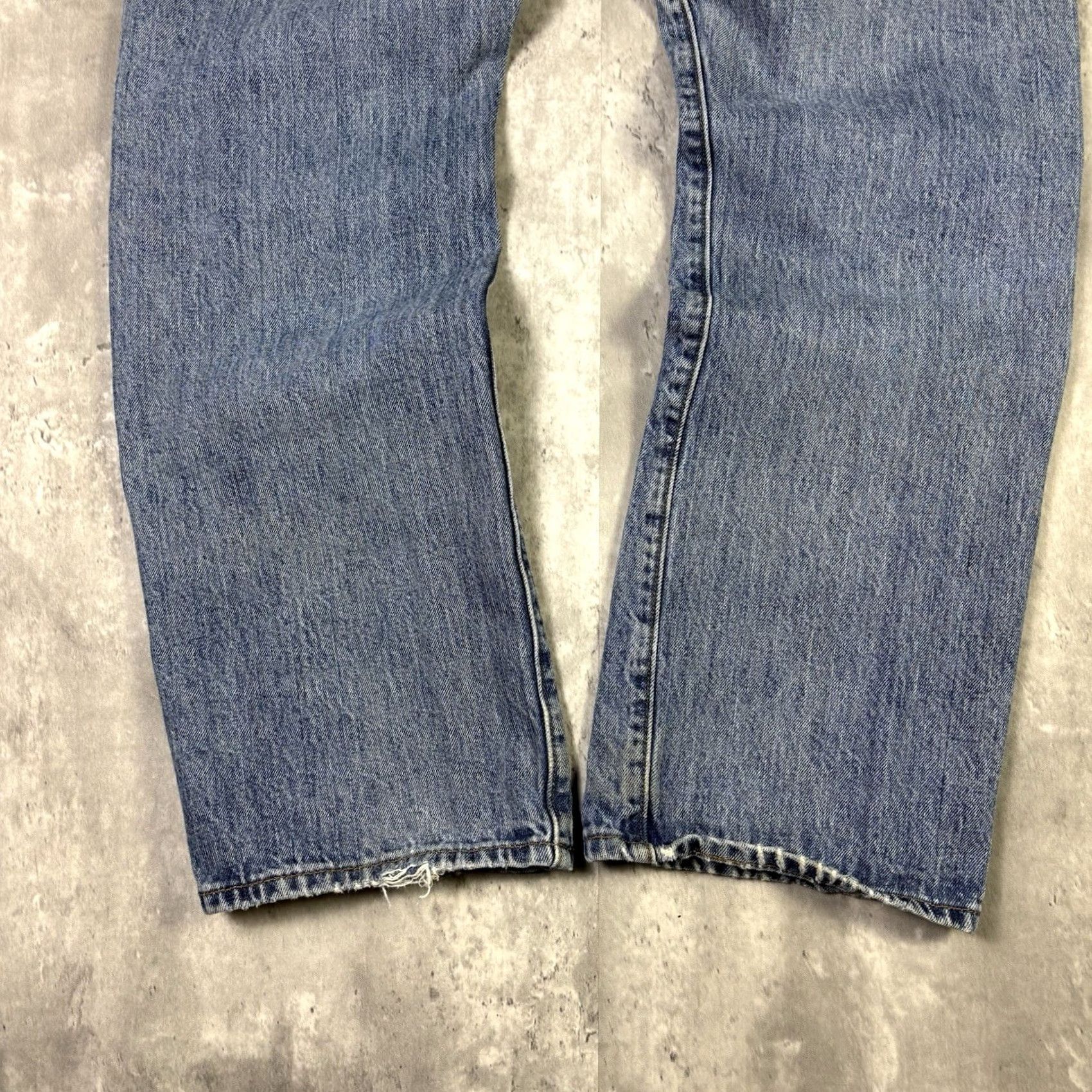 Levi's VINTAGE Levis 501 Jeans Blue Denim Straight Leg Button Fly Adult 34x30 Mens Jeans Regular 34x30 USA Size US 34 / EU 50 - 7 Thumbnail