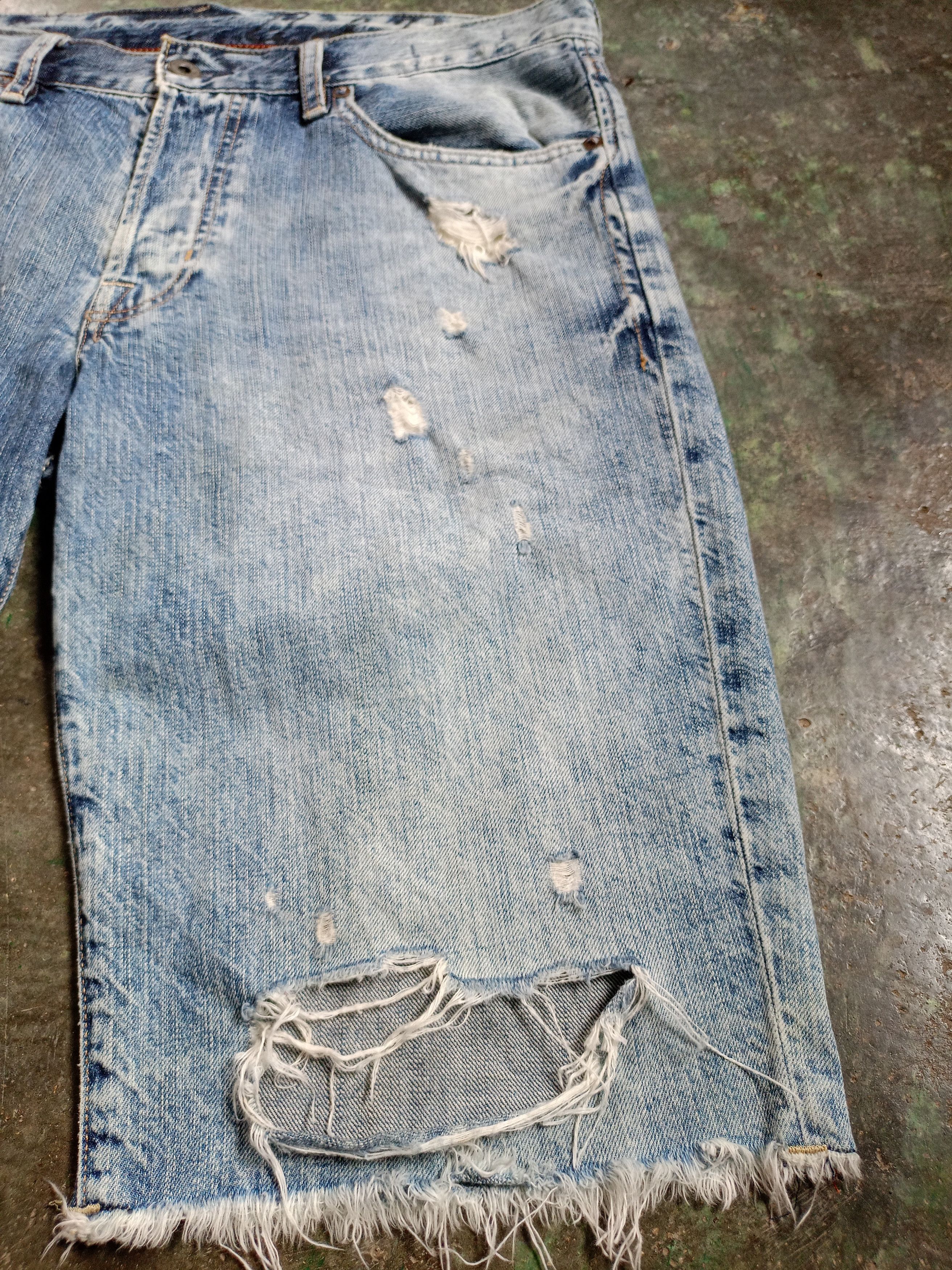 Ralph Lauren Ralph Lauren Distressed Denim Shorts Pants Size US 33 - 3 Thumbnail