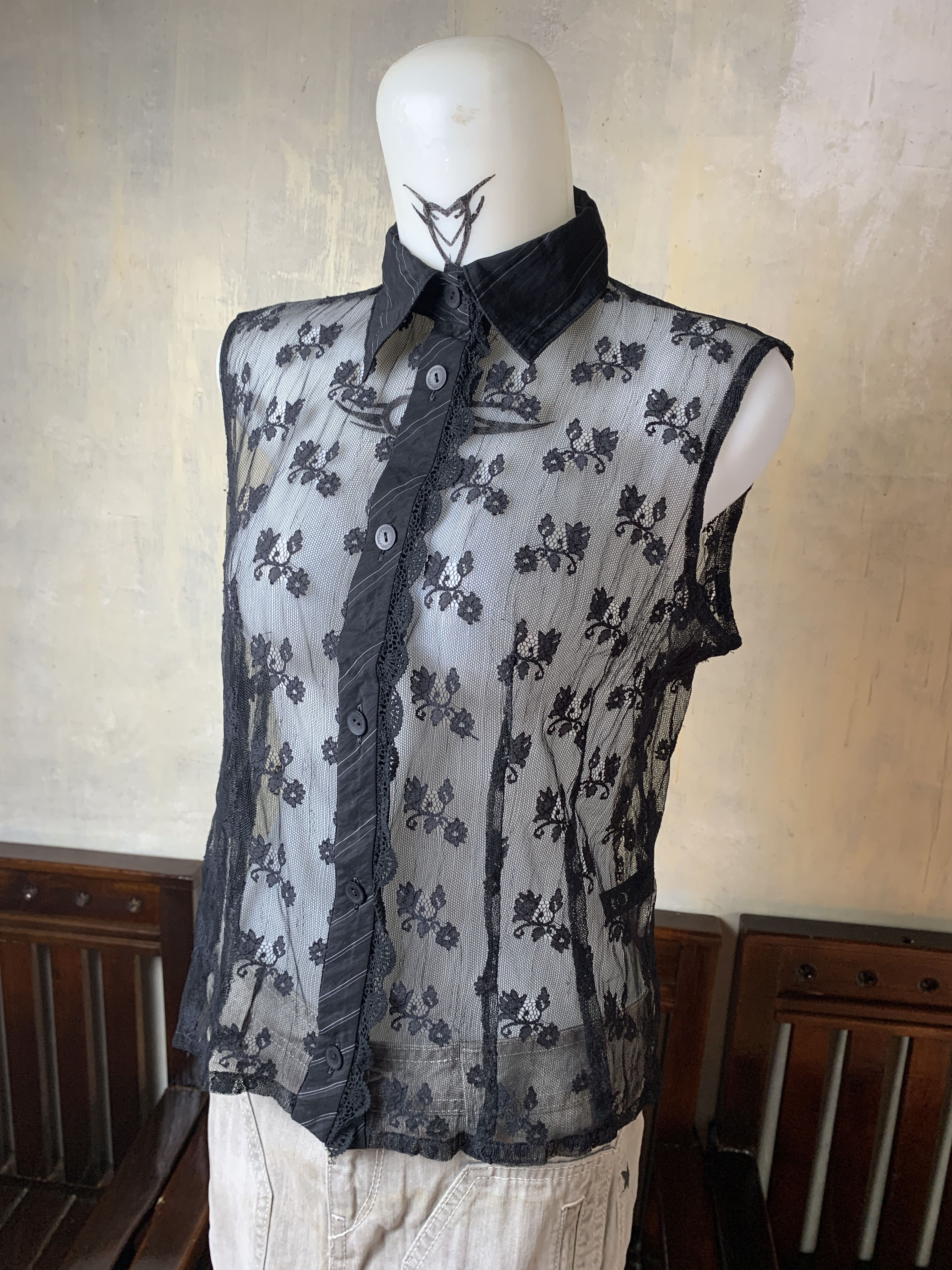 Japanese Brand 2000s NERO Japan Floral Mesh Blous (M) Size M / US 6-8 / IT 42-44 - 2 Thumbnail