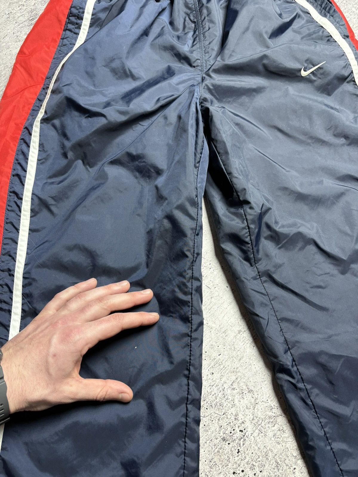 Nike Nike Vintage Nylon Sweatpants Size US 34 / EU 50 - 5 Thumbnail