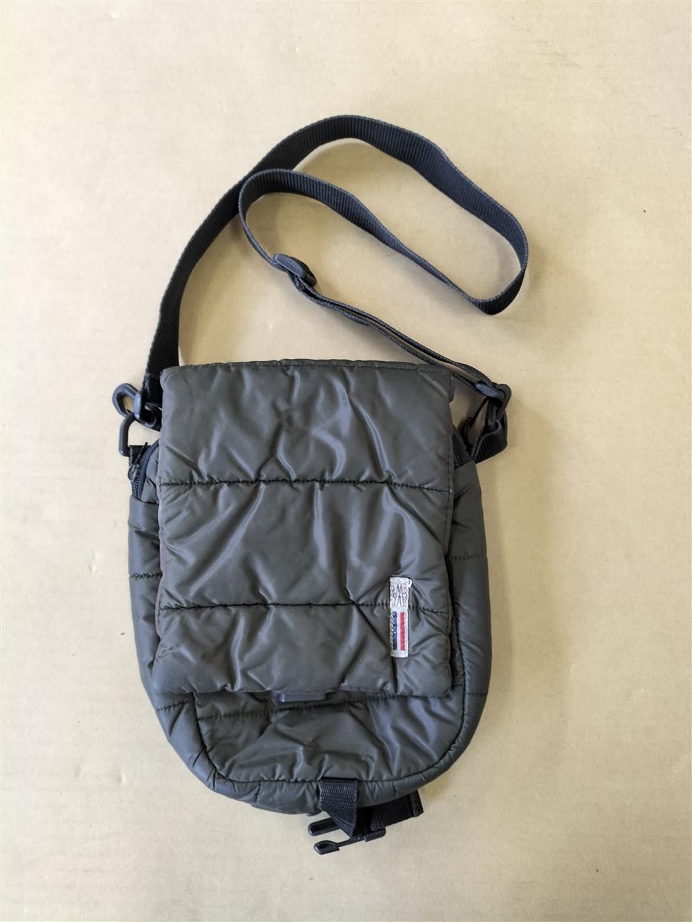 Moncler VINTAGE 1990s MONCLER PUFFER SHOULDER BAG OLIVE GREEN Size ONE SIZE - 1 Thumbnail