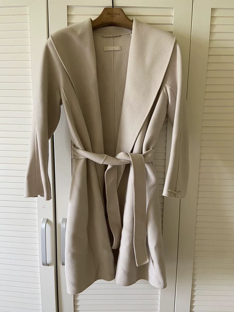 Max Mara Max Mara Wool coat White coat Size M / US 6-8 / IT 42-44 - 1 Thumbnail