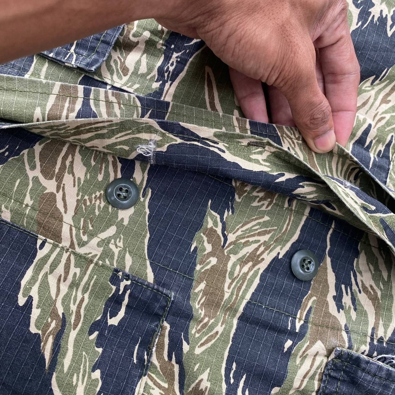 Vintage Vintage 80s Jacket Militaria Camo Tiger Stripe Size US L / EU 52-54 / 3 - 6 Thumbnail