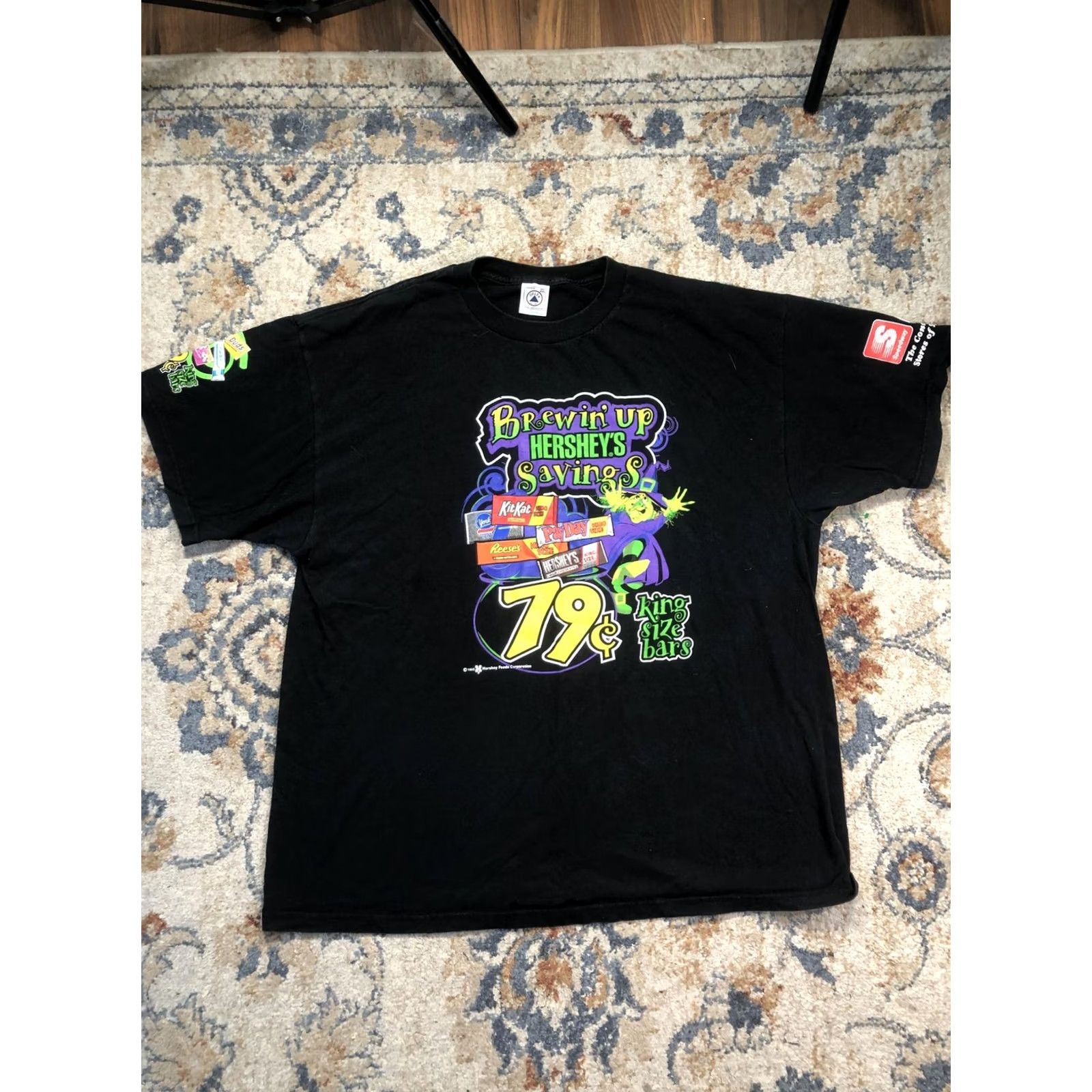Delta VINTAGE Hershey Shirt Mens 2XL Black Brewin Up Savings Graphic Tee 1999 US Made Candy Halloween 90s Mens Shirt Size US XXL / EU 58 / 5 - 2 Thumbnail