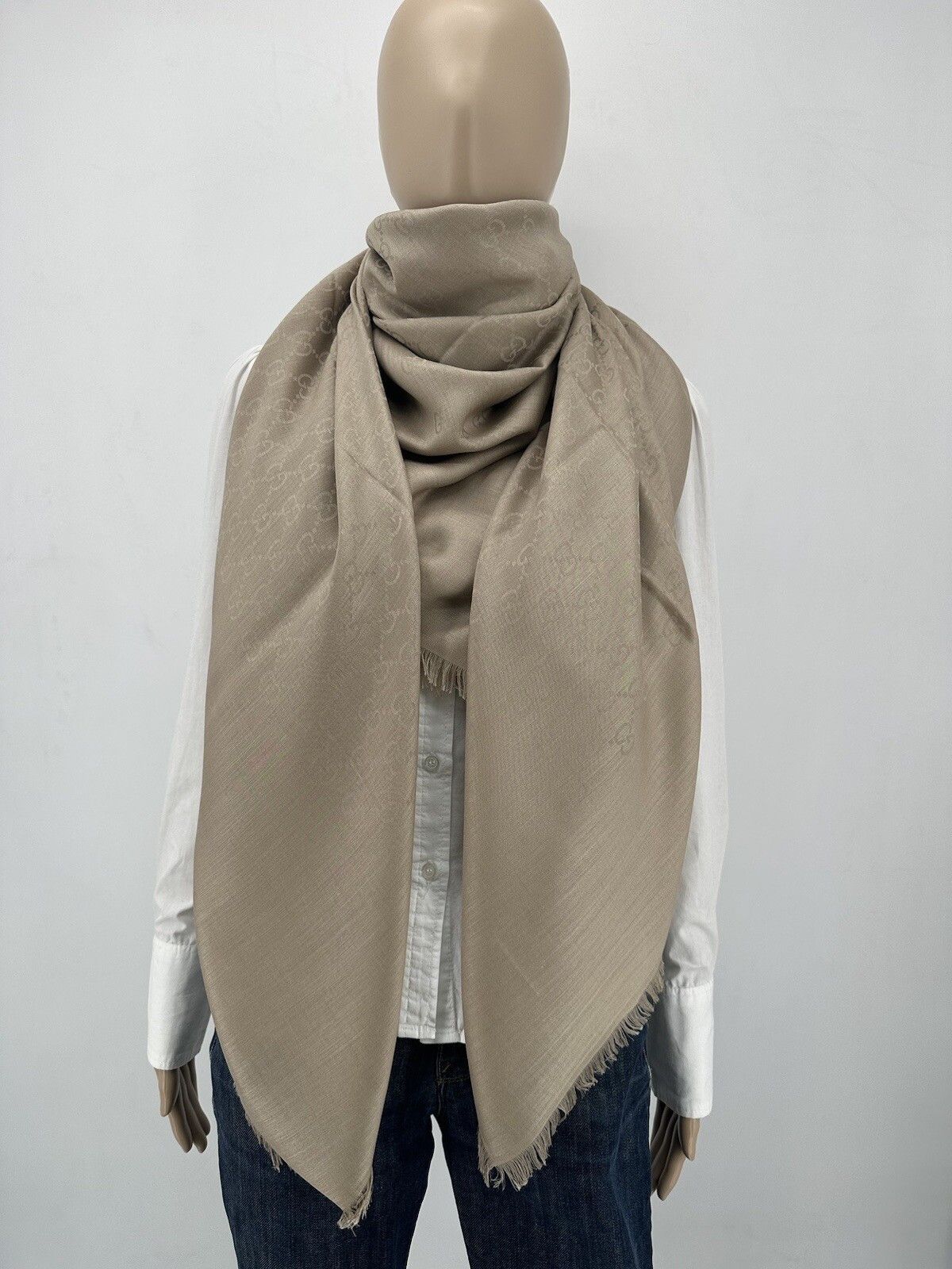 Gucci 135x135cm New Gucci Scarves Wool/Silk Size ONE SIZE - 2 Thumbnail