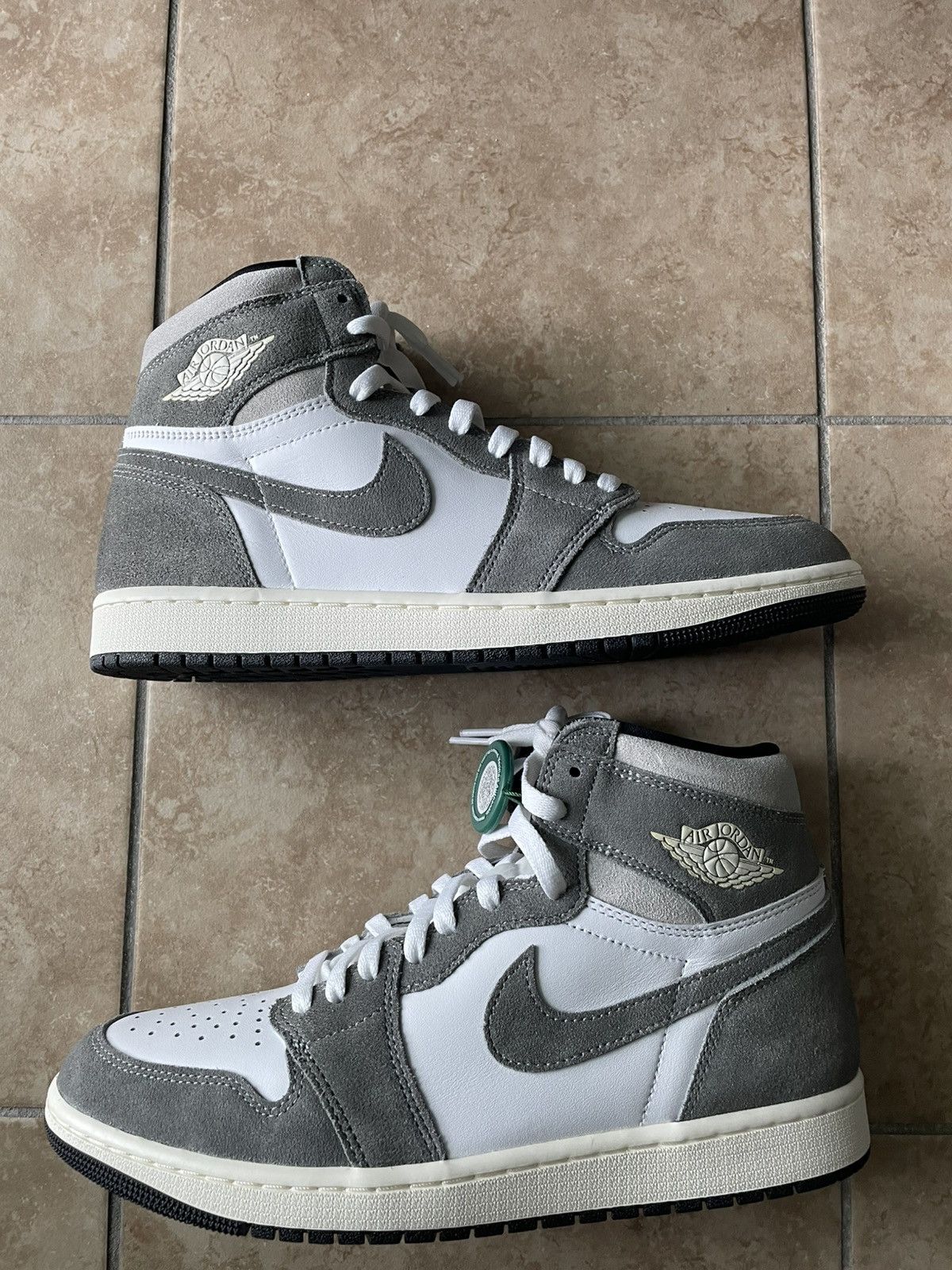 Jordan Brand AIR JORDAN 1 RETRO HIGH OG Size US 10.5 / EU 43-44 - 1 Thumbnail