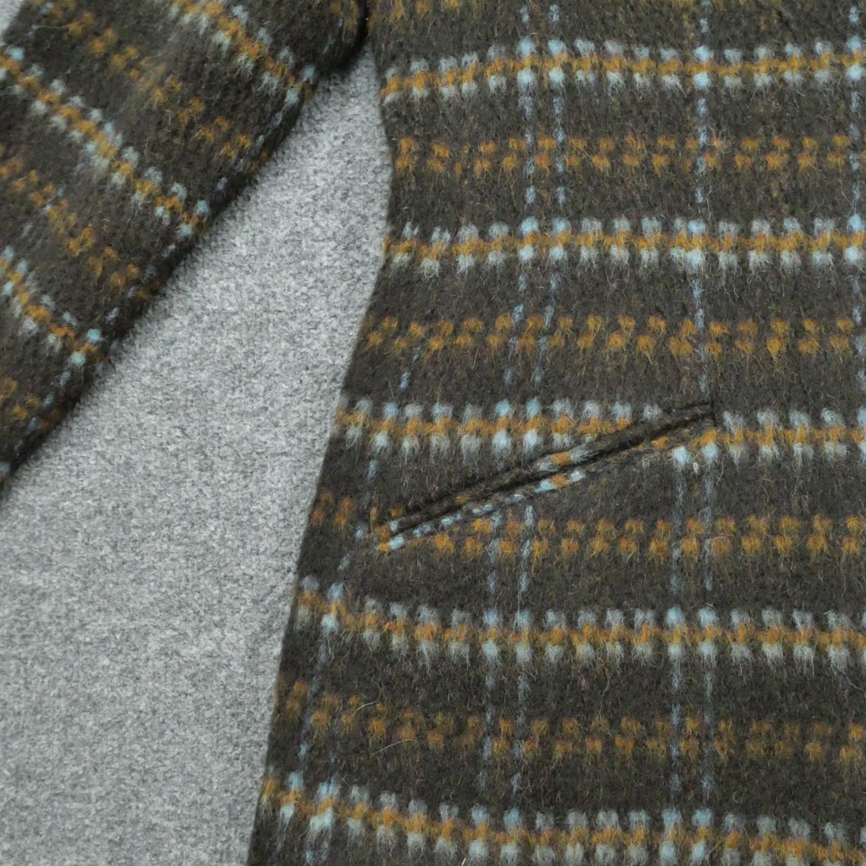 Vintage VINTAGE harvé benard Jacket Womens 16 Brown Blue Plaid Wool Alpaca Shaggy 80s Size XXL / US 16-18 / IT 52-54 - 4 Thumbnail
