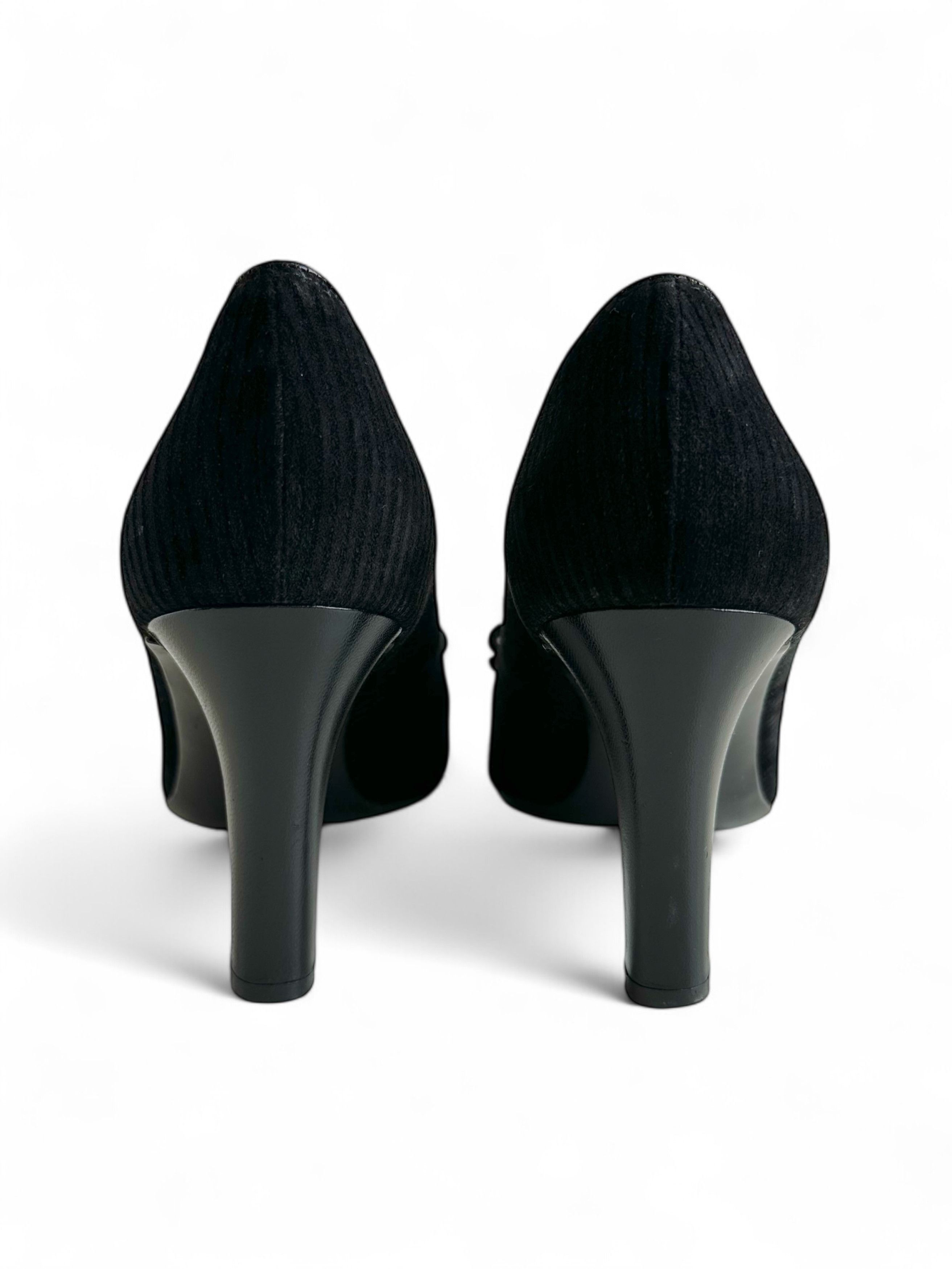 Salvatore Ferragamo Salvatore Ferragamo Black Suede Bow Pumps Heels Size US 5.5 / IT 35.5 - 8 Thumbnail