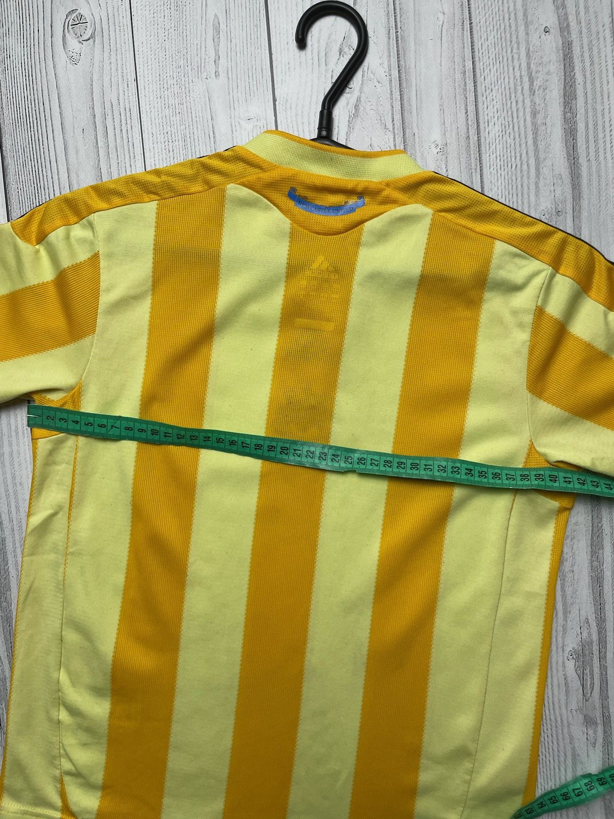 Adidas × Vintage Vintage adidas New Castle United soccer jersey yellow kids S Size US S / EU 44-46 / 1 - 8 Thumbnail
